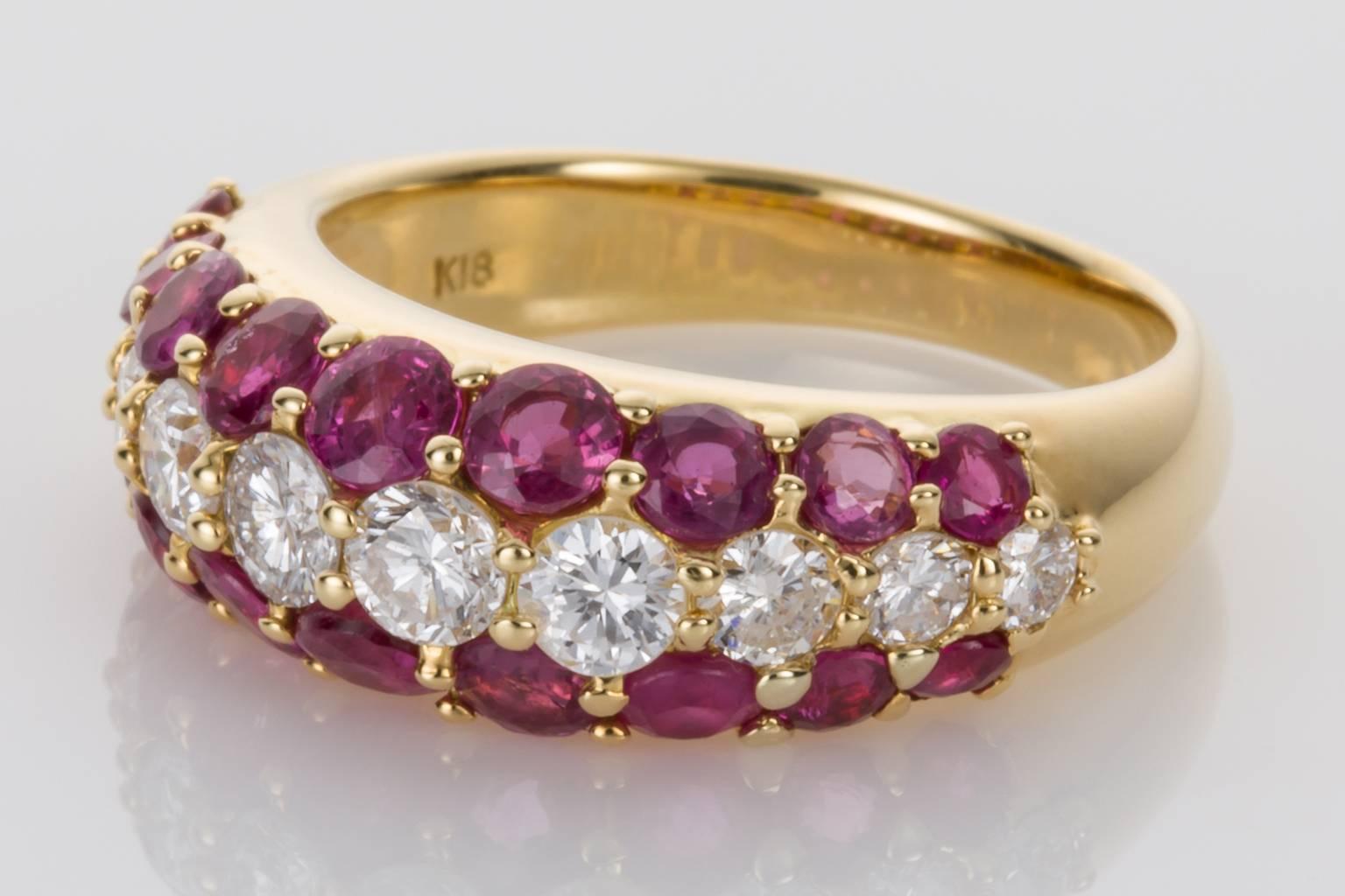 18 Karat Yellow Gold Ruby and Diamond Band Ring In Excellent Condition For Sale In QLD , AU