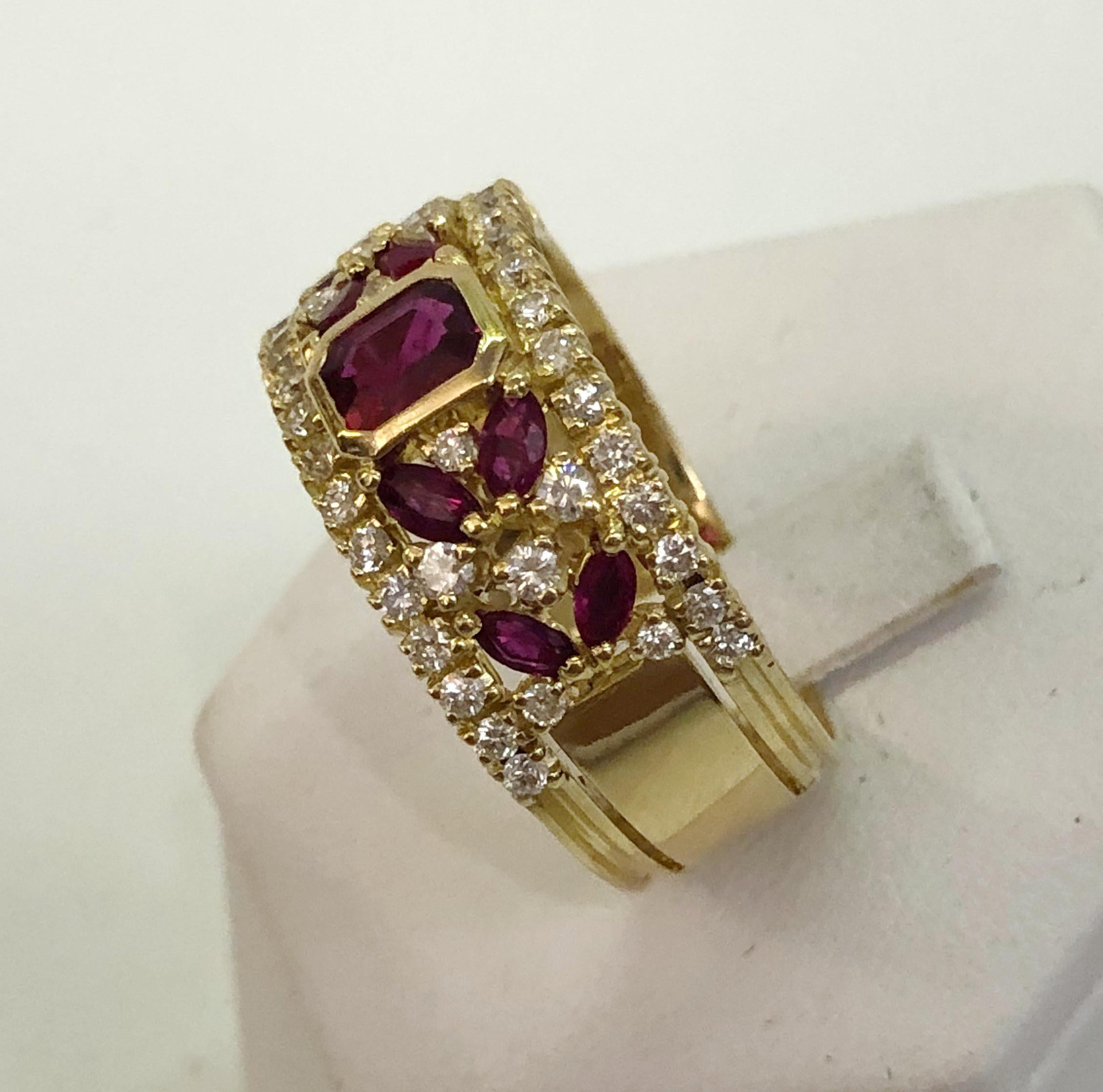 Brilliant Cut 18 Karat Yellow Gold Ruby and Diamond Ring For Sale