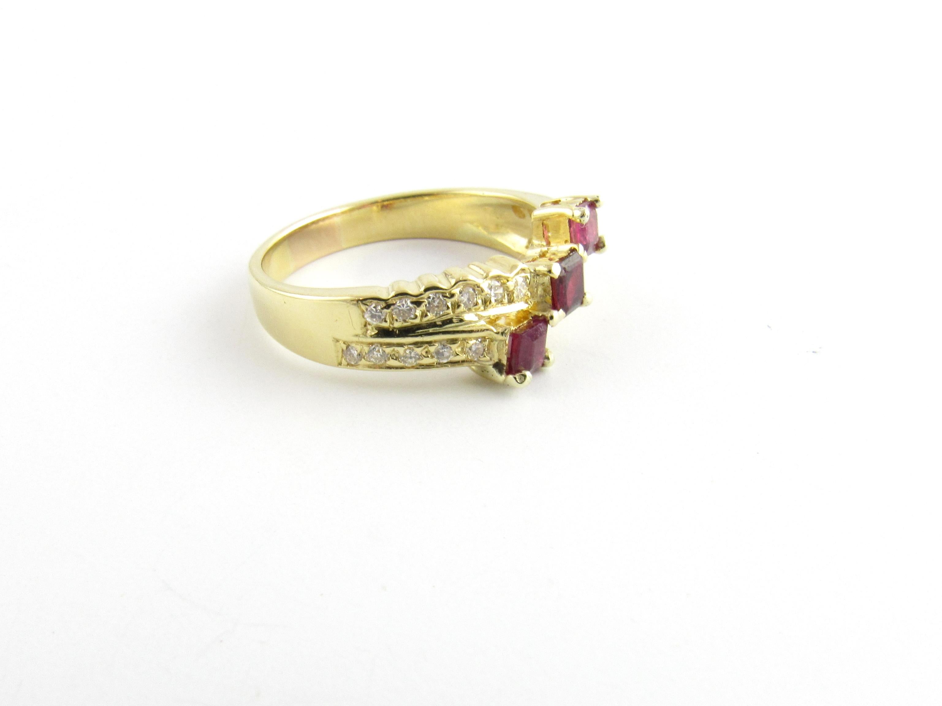 18 Karat Yellow Gold Ruby and Diamond Ring In Good Condition In Washington Depot, CT
