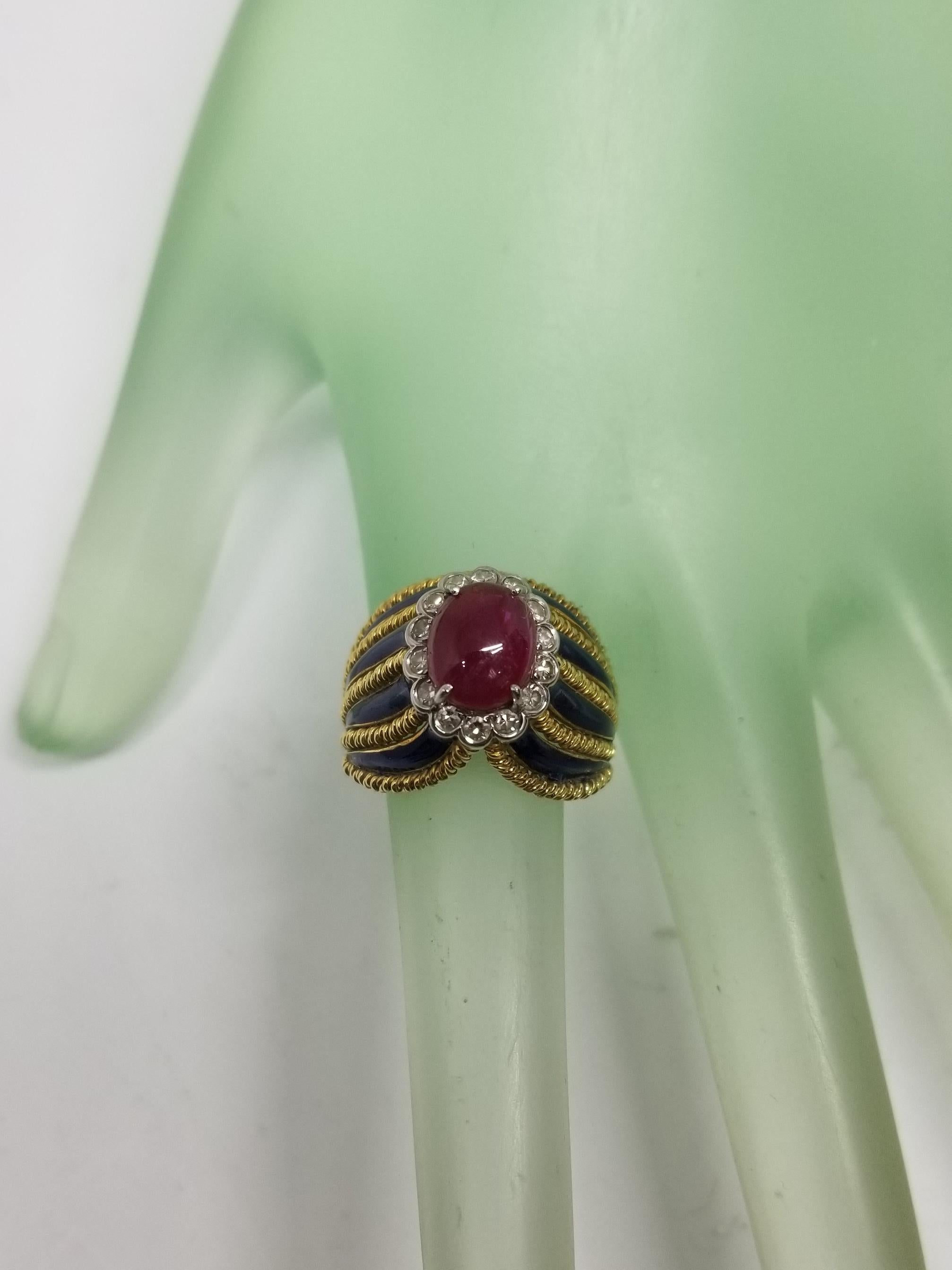 Bague en or jaune 18 carats, rubis et diamants avec 8 bandes d'émail bleu Unisexe en vente