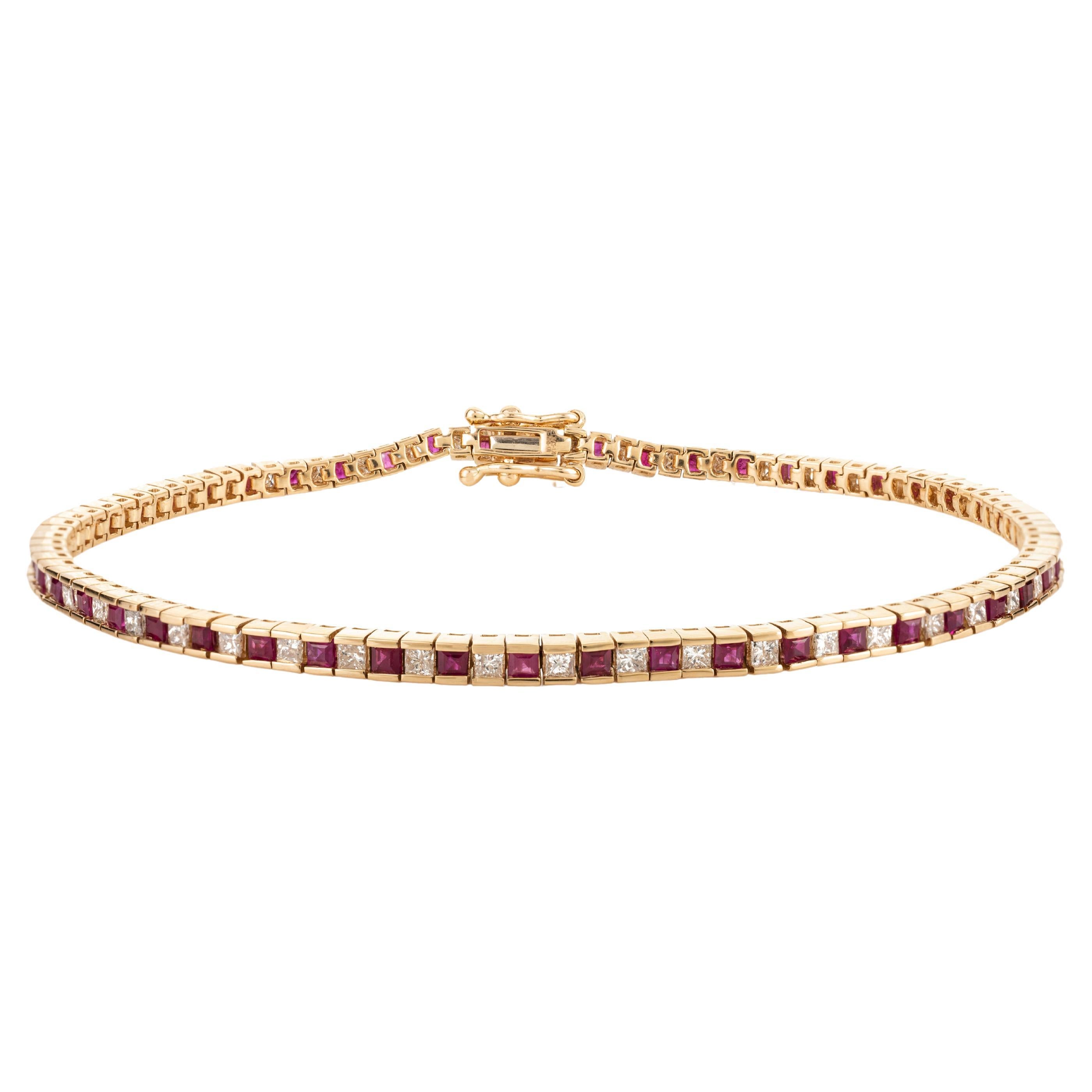 18 Karat Yellow Gold Ruby and Diamond Sleek Tennis Bracelet for Women For Sale