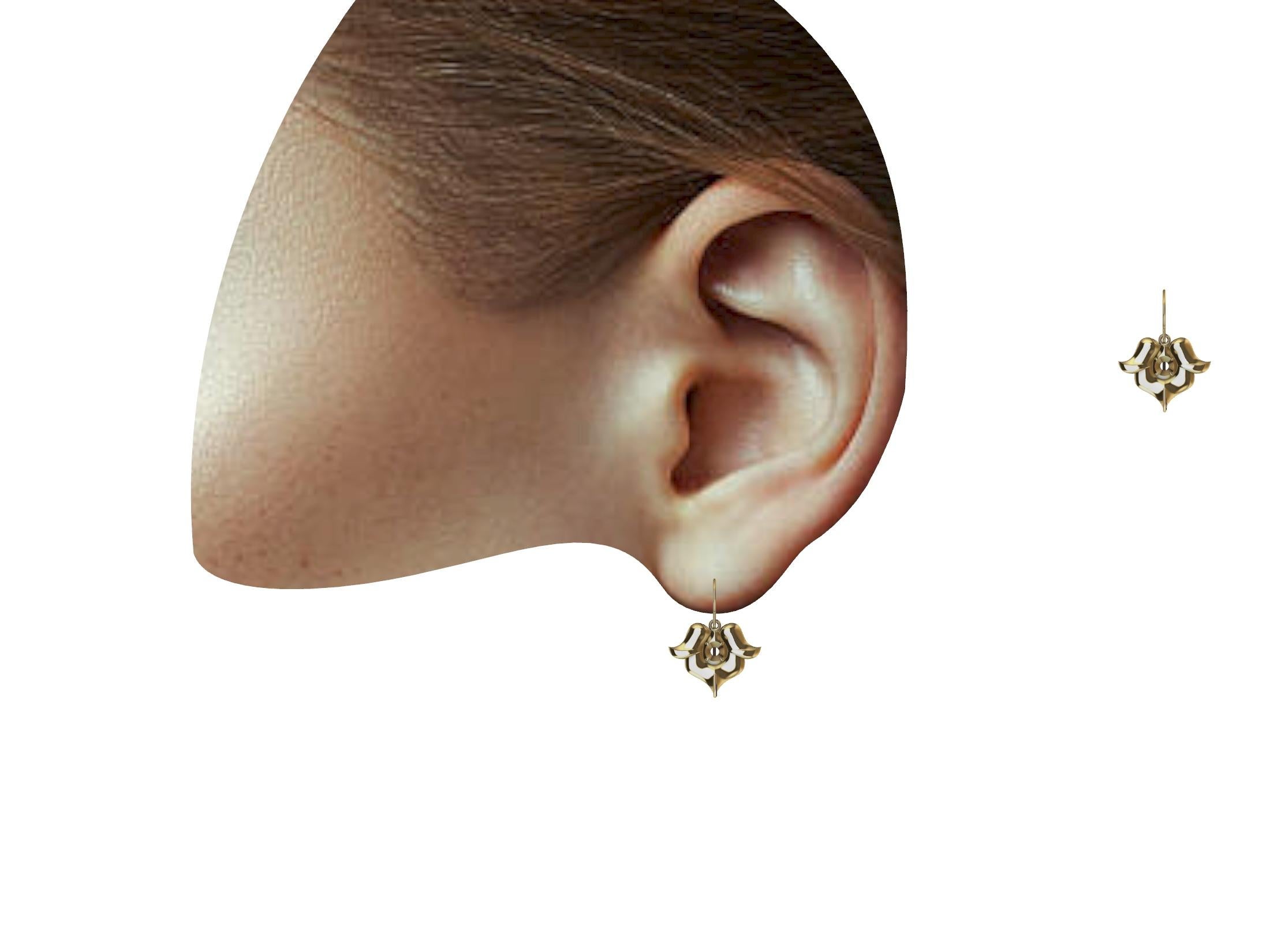 Taille ronde Boucles d'oreilles arabesques en or jaune 18 carats et rubis en vente