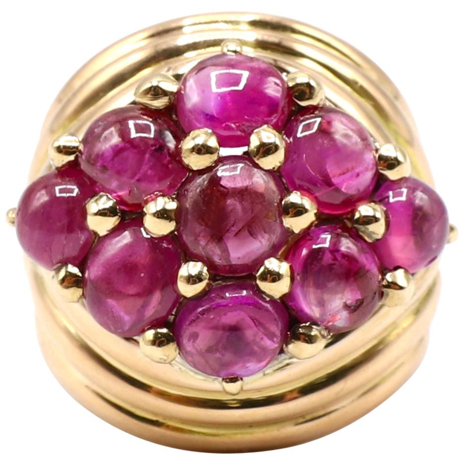18 Karat Yellow Gold Ruby Cabochon Cluster Scalloped Dome Cocktail Ring