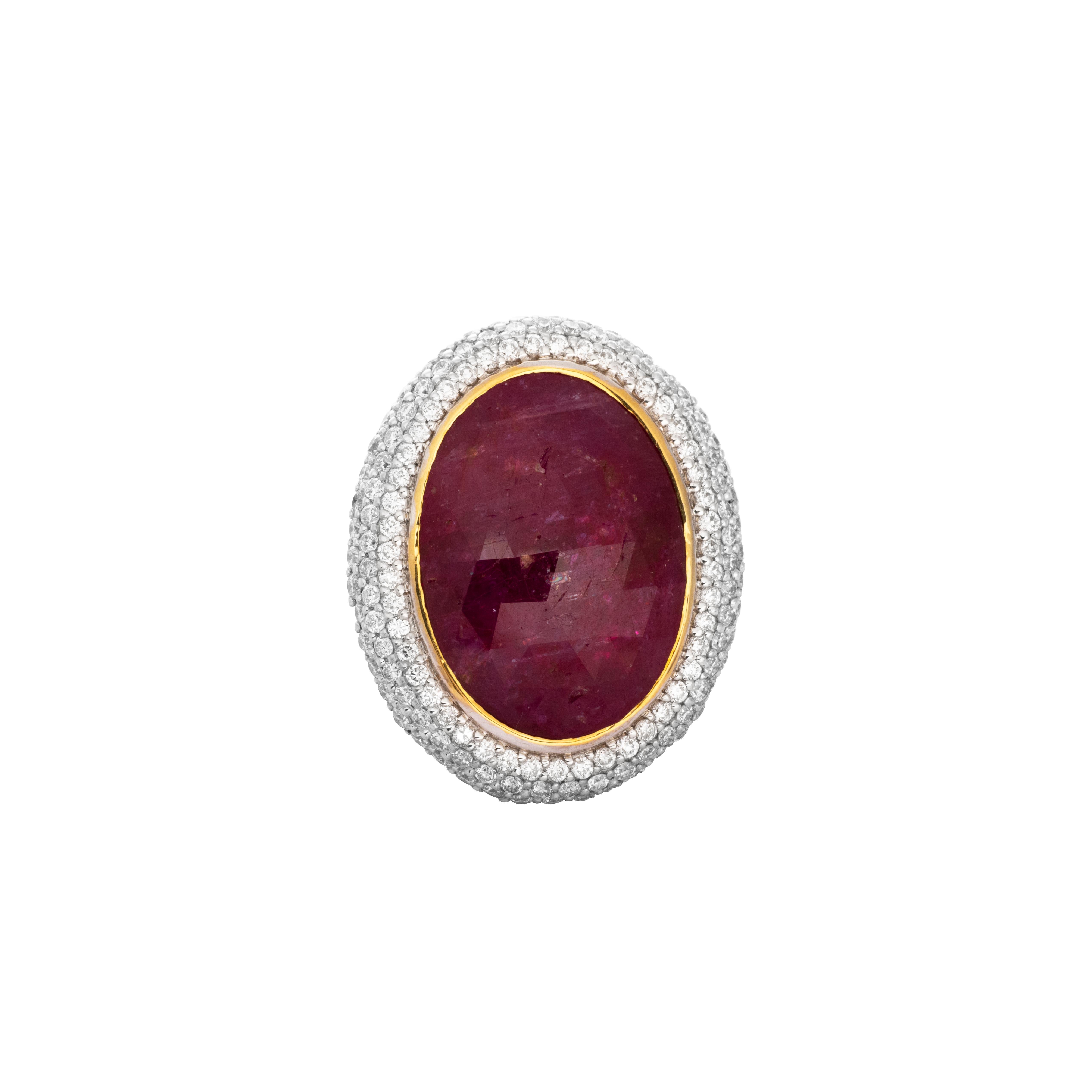 Contemporary 18 Karat Yellow Gold Ruby Diamond Cocktail Ring For Sale