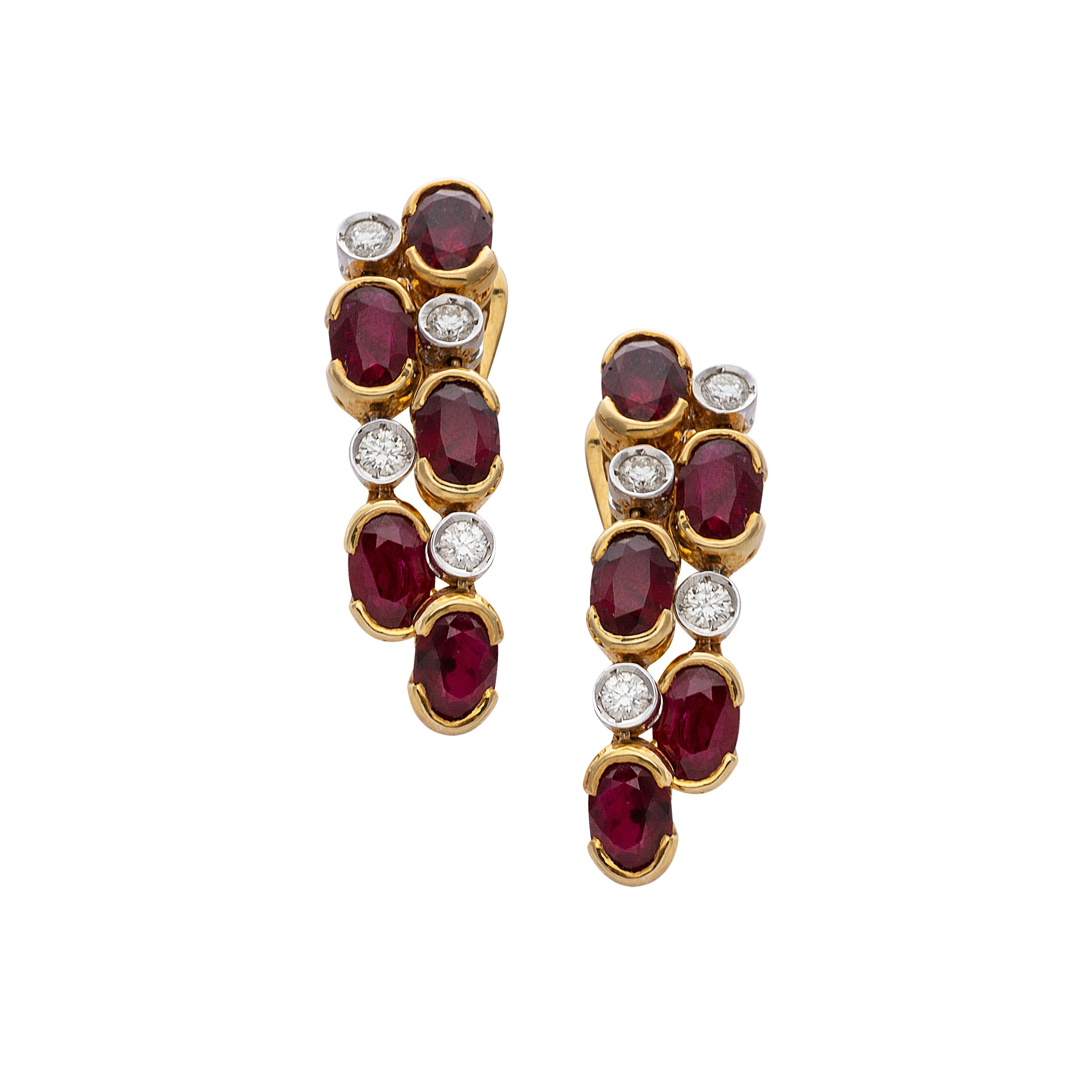 18 Karat Yellow Gold Ruby Diamond Necklace Set

Classy and elegant full set including necklace, earrings and ring set in 18 Karat yellow gold studded with diamonds (VVS-VS Purity) and gorgeous rubies with a beautiful dark red hue. Perfect for