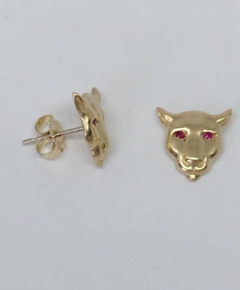 Contemporary 18 Karat Yellow Gold Ruby Eyes Colorado Cougar Stud Earrings For Sale