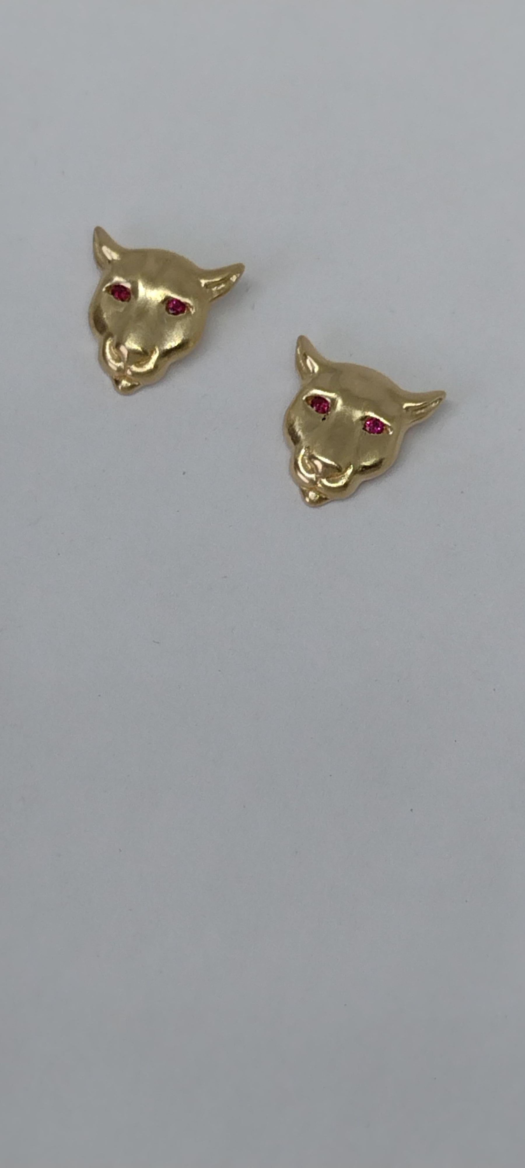 Women's 18 Karat Yellow Gold Ruby Eyes Colorado Cougar Stud Earrings For Sale