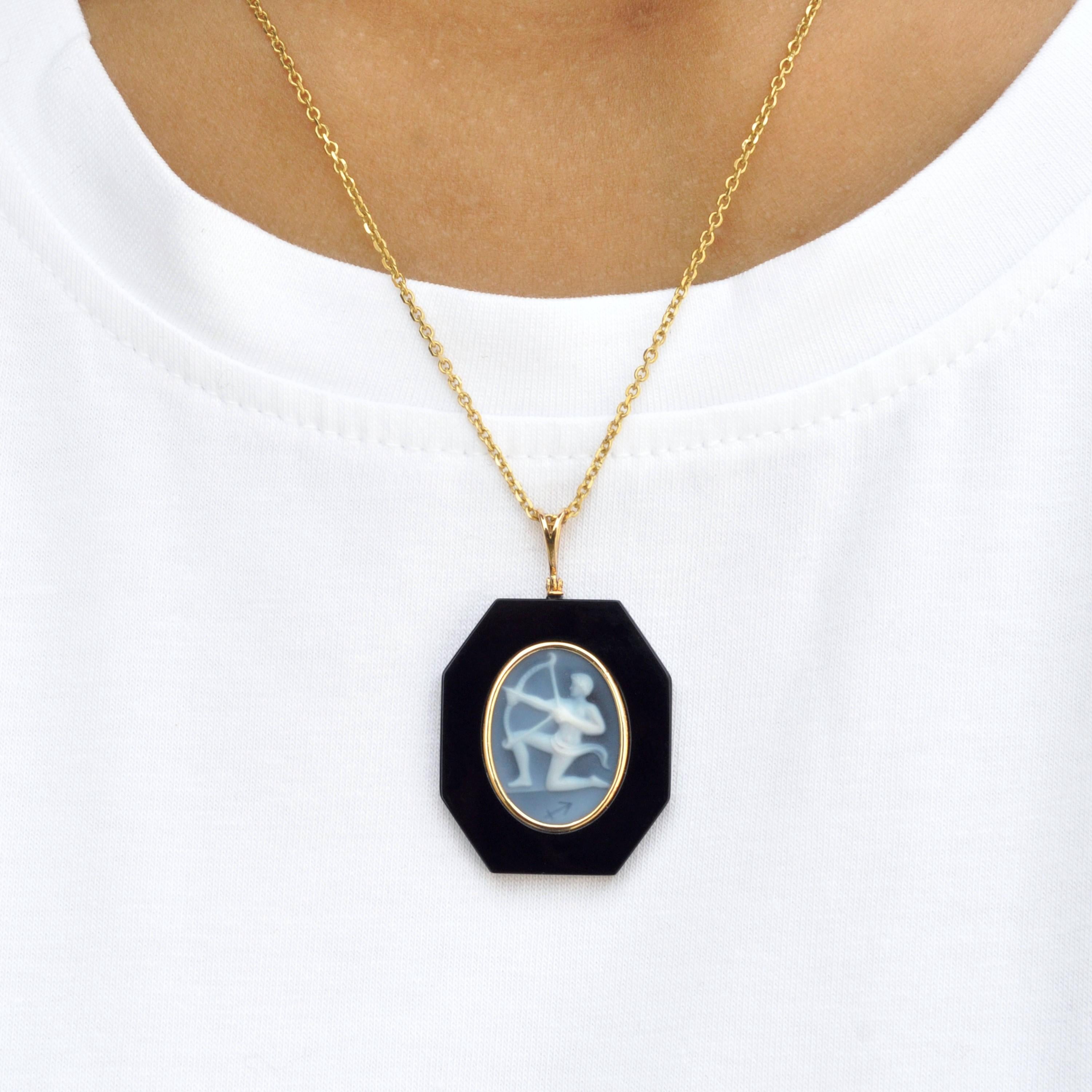Contemporary 18 Karat Yellow Gold Sagittarius Zodiac Agate Cameo Black Onyx Pendant Necklace For Sale
