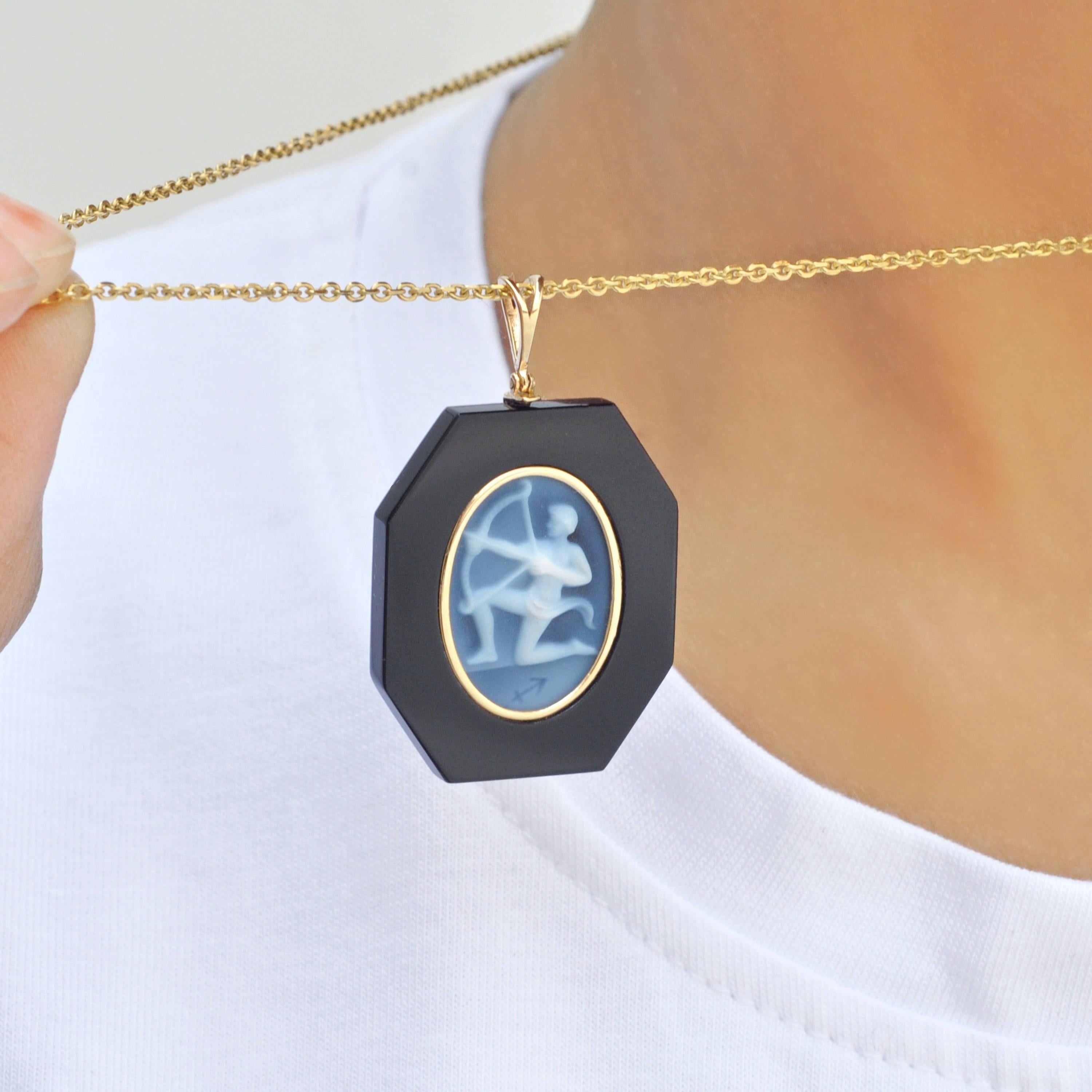 18 Karat Yellow Gold Sagittarius Zodiac Agate Cameo Black Onyx Pendant Necklace For Sale 1