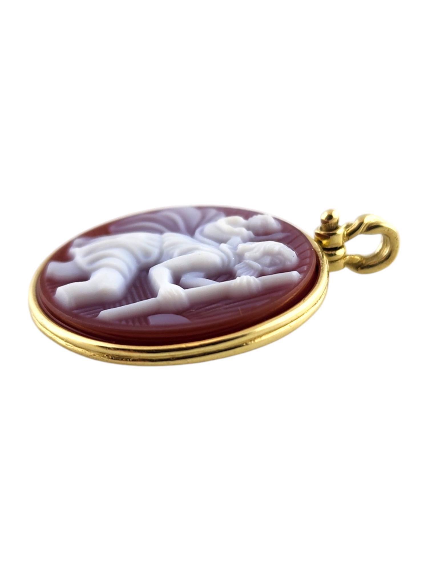 Pendentif camée Saint-Christophe en or jaune 18 carats

Ce superbe pendentif camée Saint Christophe a été méticuleusement réalisé en or jaune 18 carats et vous ira à ravir !

Taille : 24.5mm X 4.3mm

Poids : 7,38 g/ 4,74 dwt

Cachet : 750

Très bon