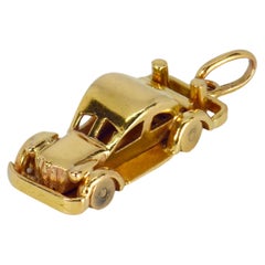 18 Karat Yellow Gold Saloon Car Charm Pendant