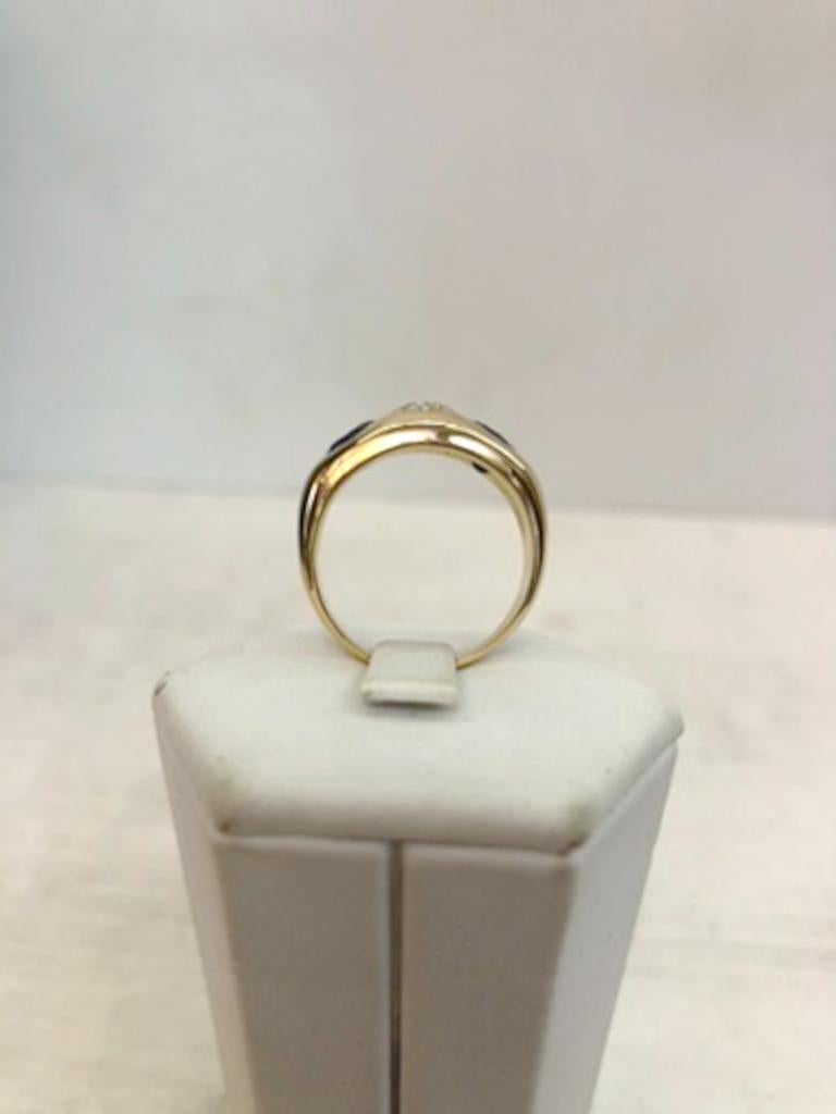 18 Karat Yellow Gold Sapphire and Diamond Ring In Good Condition For Sale In Palm Springs, CA