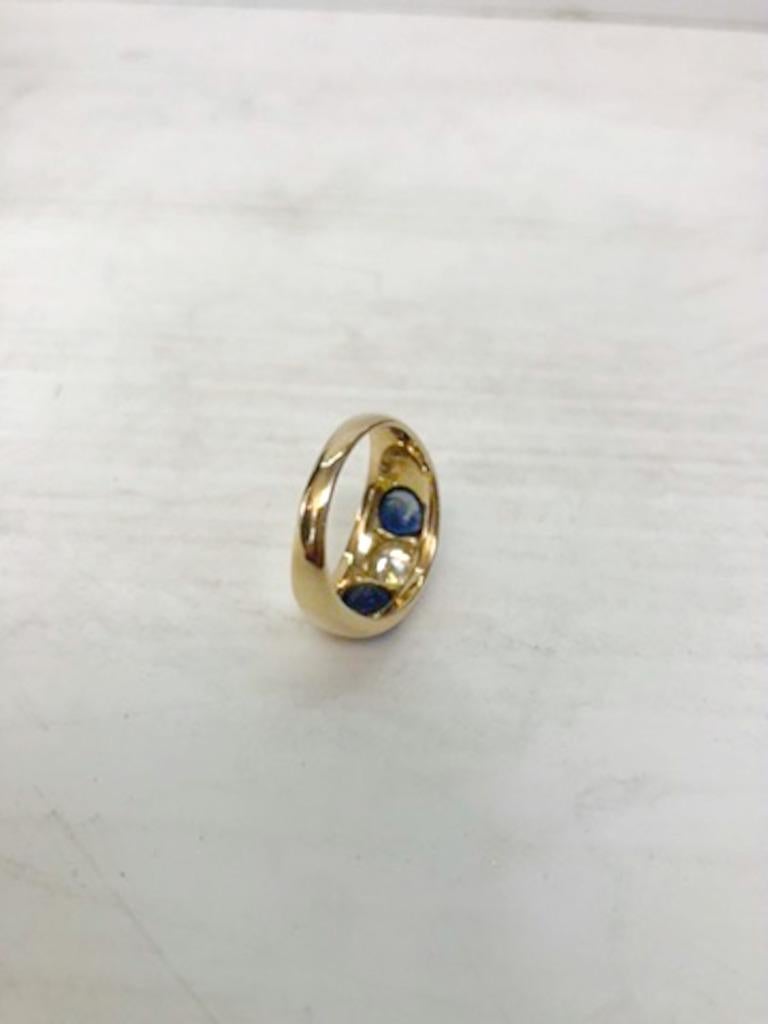 Women's or Men's 18 Karat Yellow Gold Sapphire and Diamond Ring For Sale