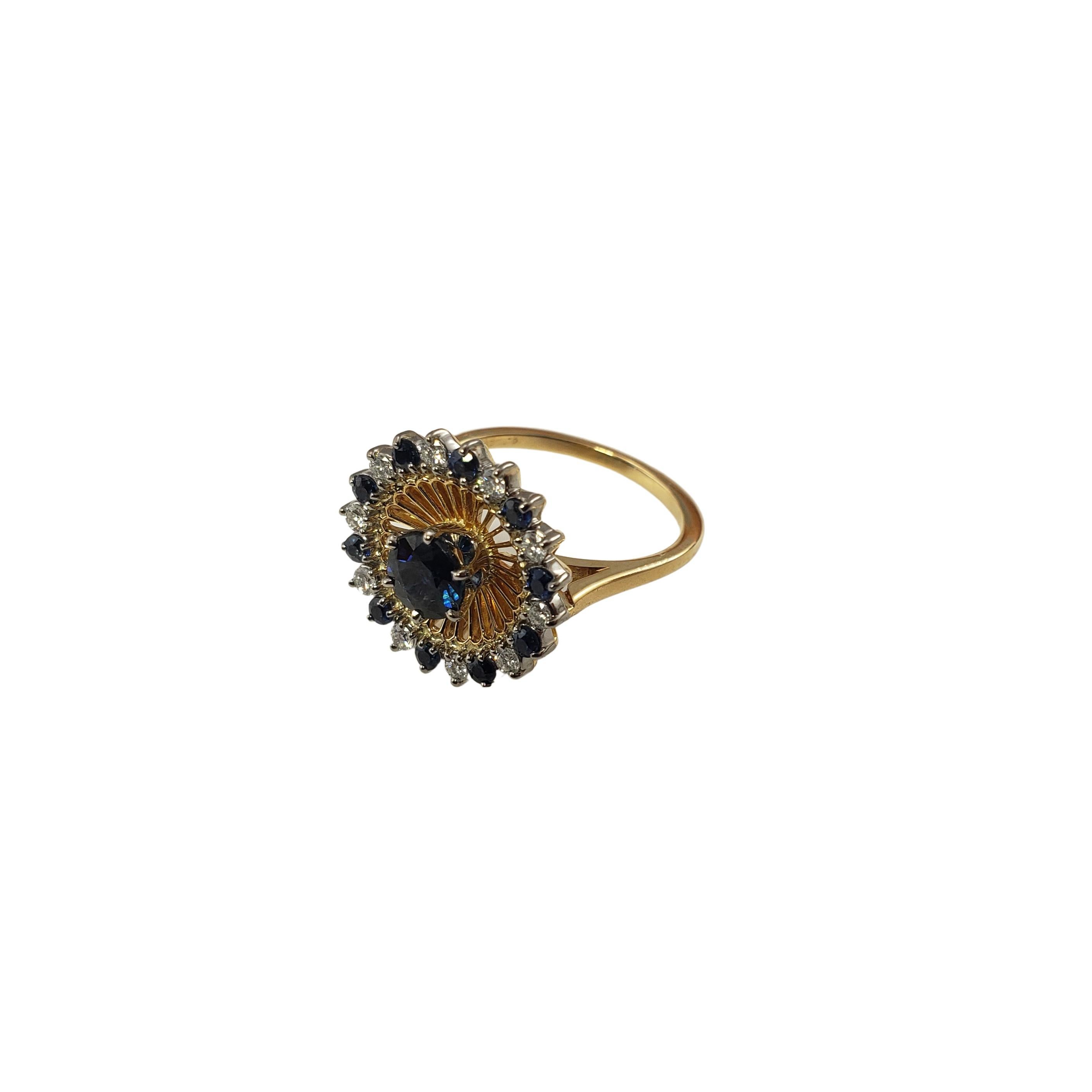 18 Karat Yellow Gold Natural Sapphire and Diamond Ring In Good Condition For Sale In Washington Depot, CT