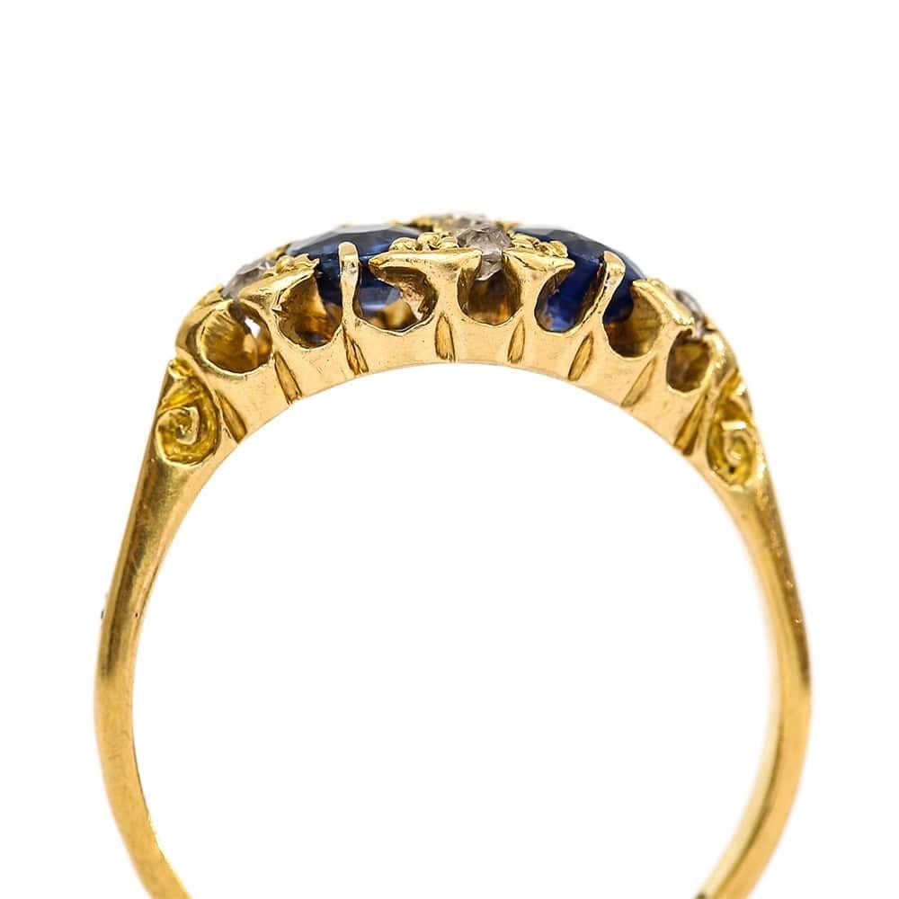 Victorian Sapphire and Diamond 18 Karat Yellow Gold Dress Ring, circa 1900 1