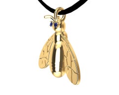 18 Karat Yellow Gold Sapphire Bee Pendant Necklace