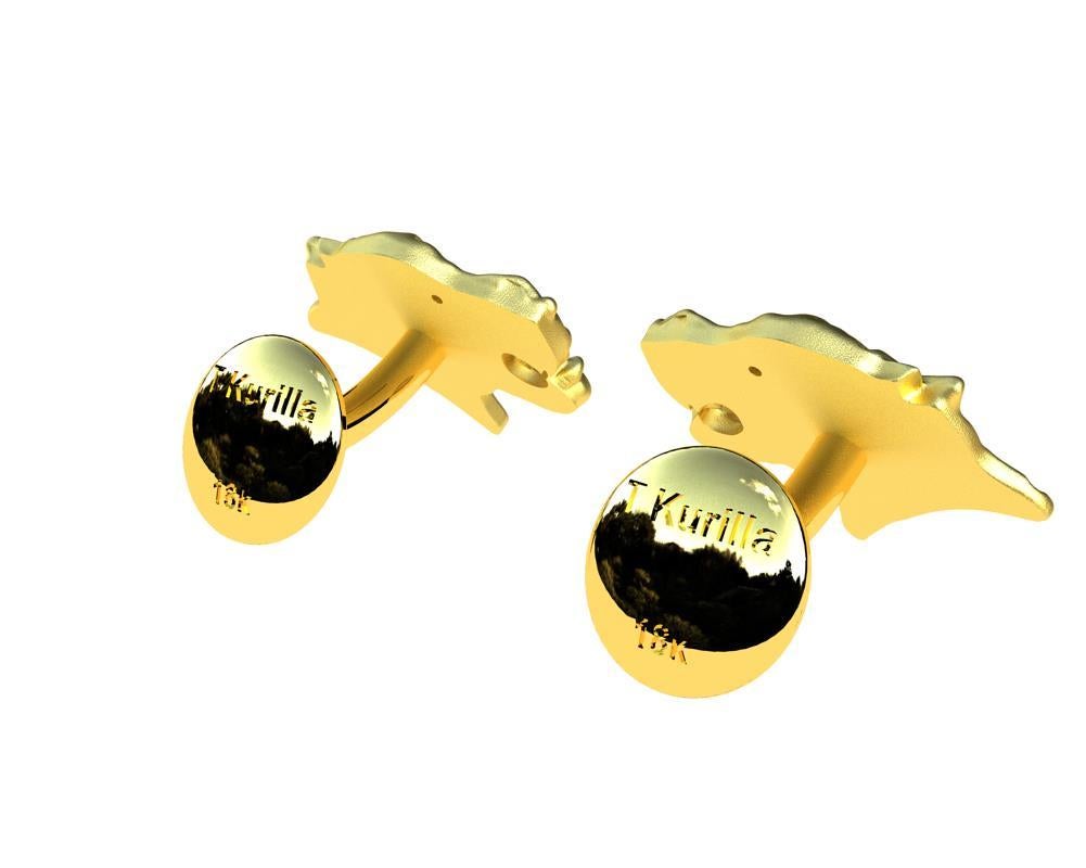 Contemporary 18 Karat Yellow Gold Sapphire Leopard Cufflinks For Sale