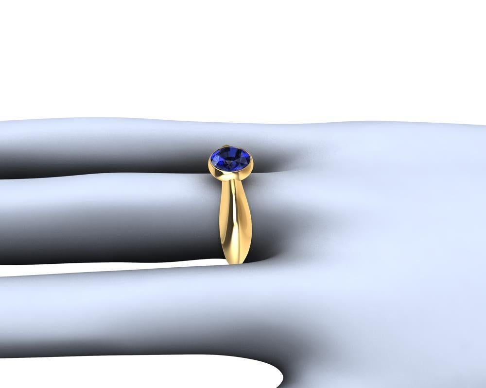 For Sale:  18 Karat Yellow Gold 1.4 Carat Blue Sapphire Sculpture Ring 10