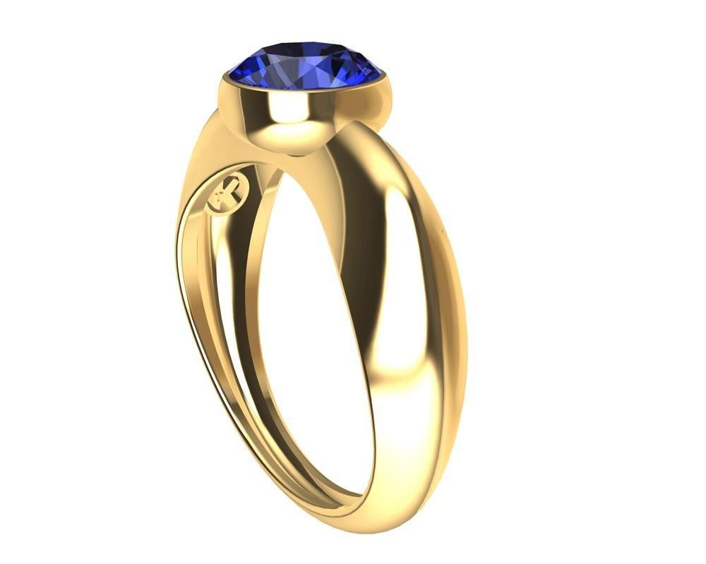 For Sale:  18 Karat Yellow Gold 1.4 Carat Blue Sapphire Sculpture Ring 6