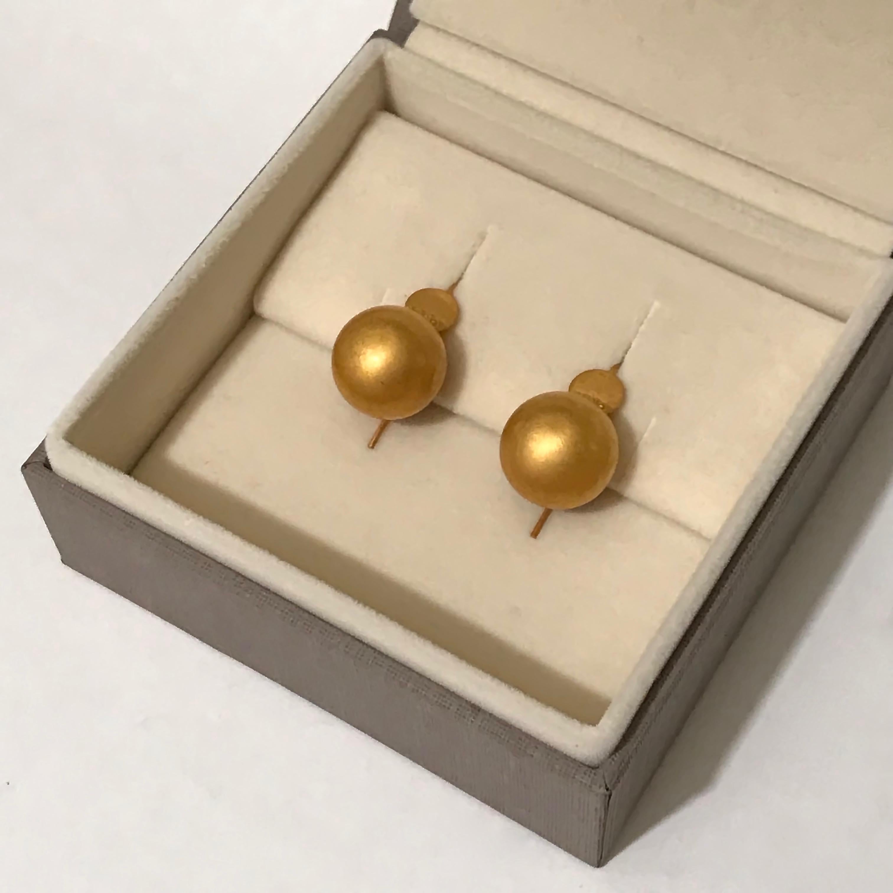Handmade 18 Karat Solid Yellow Gold Satin Finish Hook Drop Earrings For Sale 2