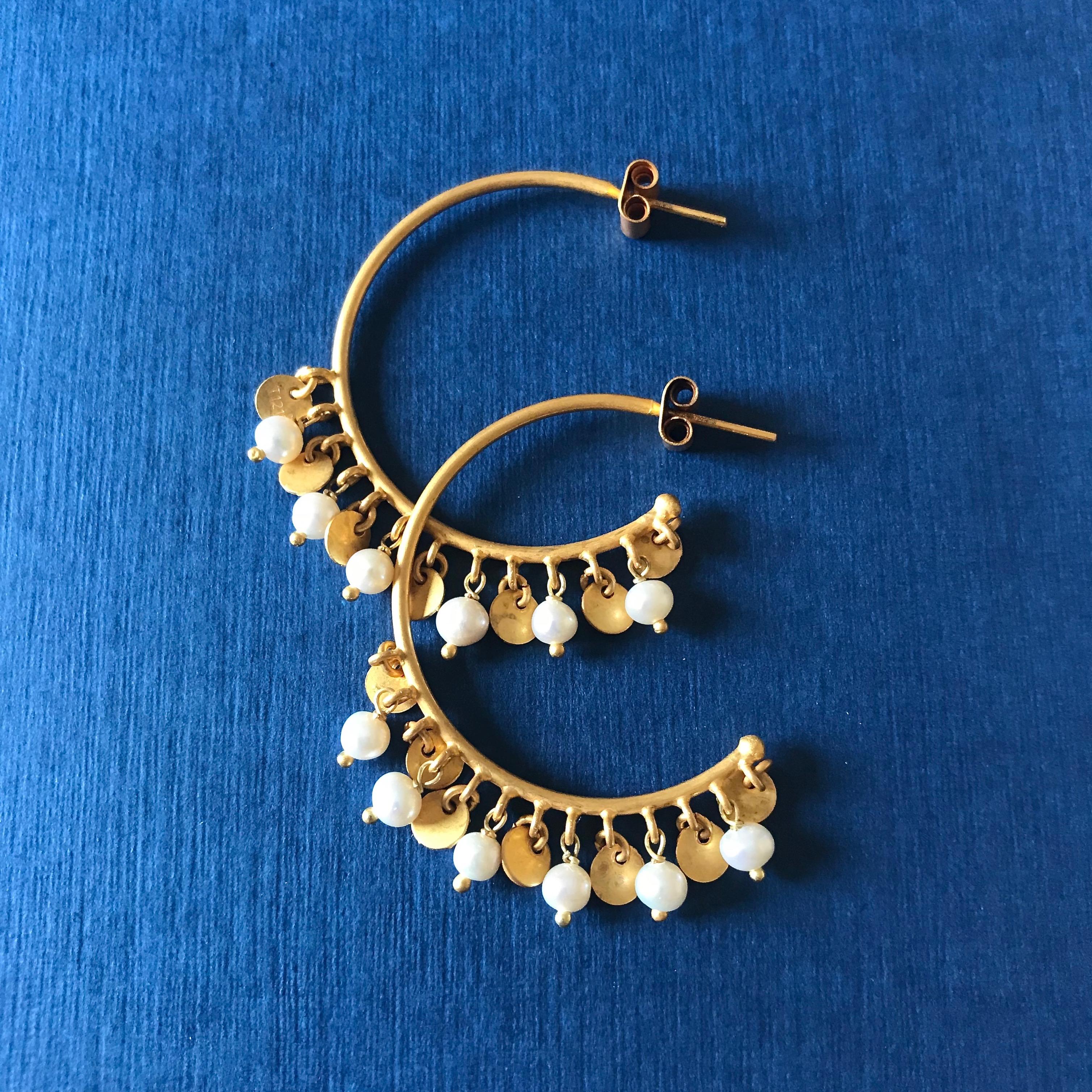 Handmade 18 Karat Solid Yellow Gold Satin Finish Pearl Hoop Earrings  For Sale 1