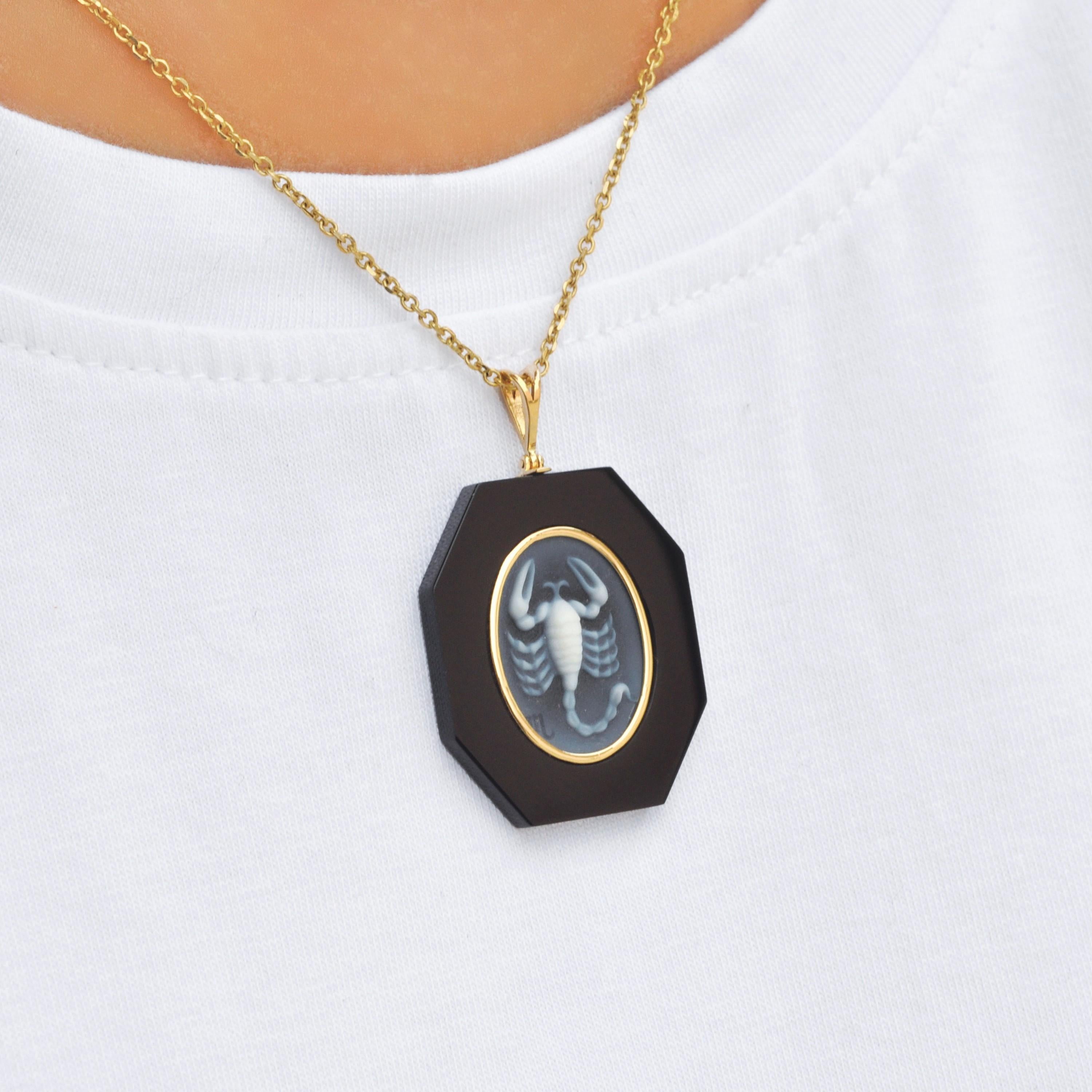 Collier pendentif en or jaune 18 carats Agate Camée Onyx noir Scorpion Zodiac Neuf - En vente à Jaipur, Rajasthan