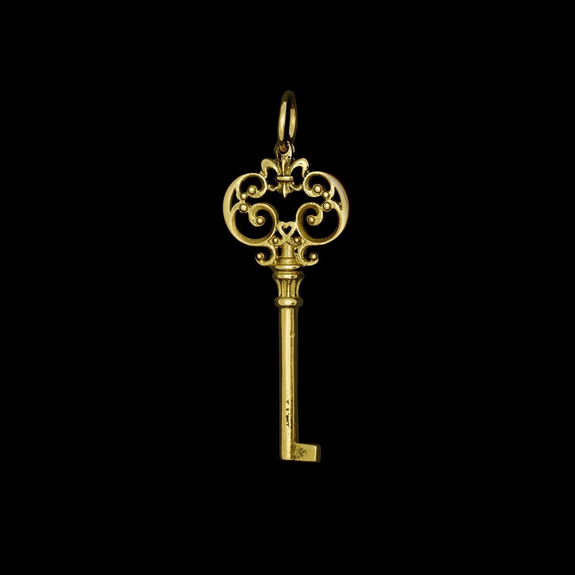 Art Nouveau 18k Yellow Gold Ornate Antique Style Key Charm Pendant Necklace (18