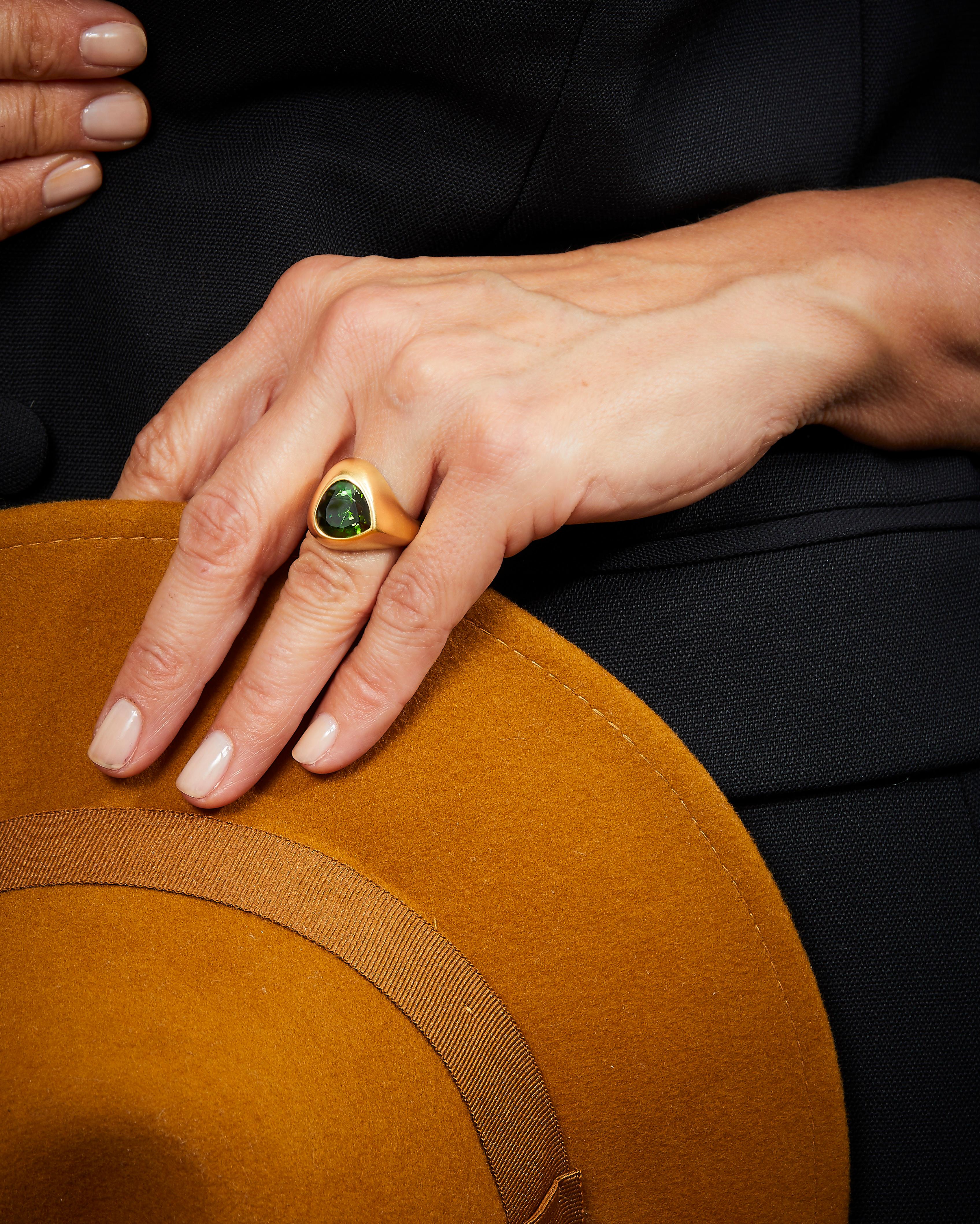 Designed by Eva Soussana, artist and founder of Hera-Jewellery, this elegant and refined signet ring, with a very singular style, is from the 