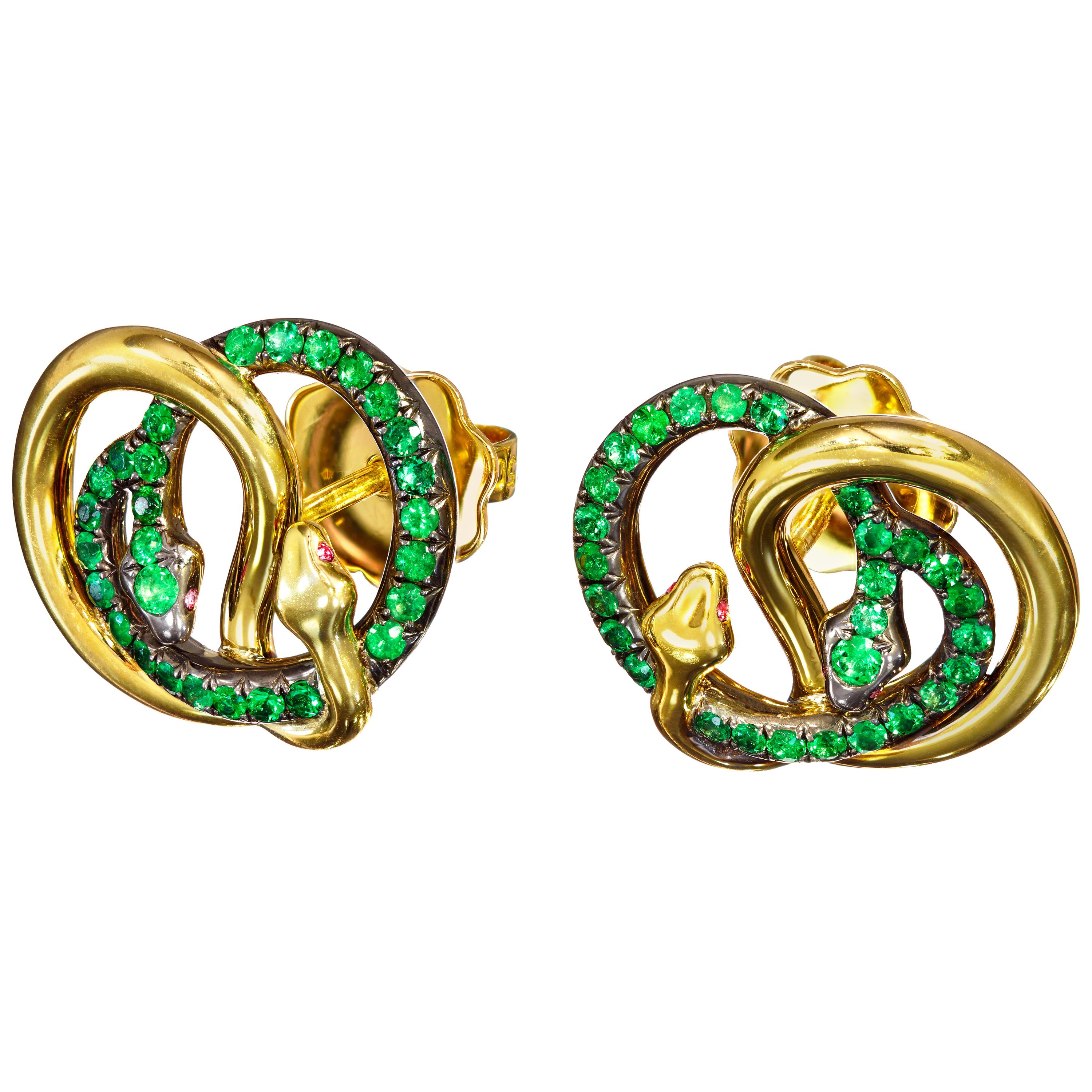 Modern 18 Karat Yellow Gold Silver Emeralds Rubies Ring Aenea For Sale