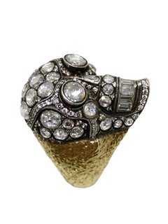 18 Karat Yellow Gold Skull Ring with 7.05 Carat White Diamonds