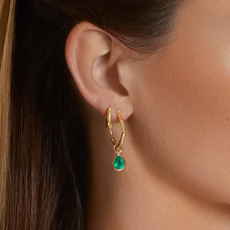 Women's 18 Karat Yellow Gold Small Hoop Earrings For Sale