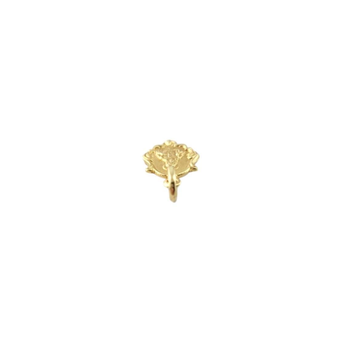 Charm di Gesù piccolo in oro giallo 18 carati #21485 in vendita 2