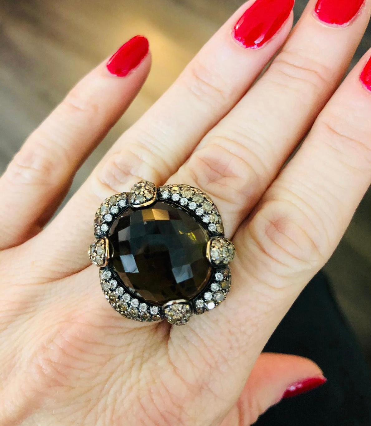 18 Karat Yellow Gold Smokey Quartz and Brown Diamonds Venice Ring by Niquesa In New Condition For Sale In London, GB