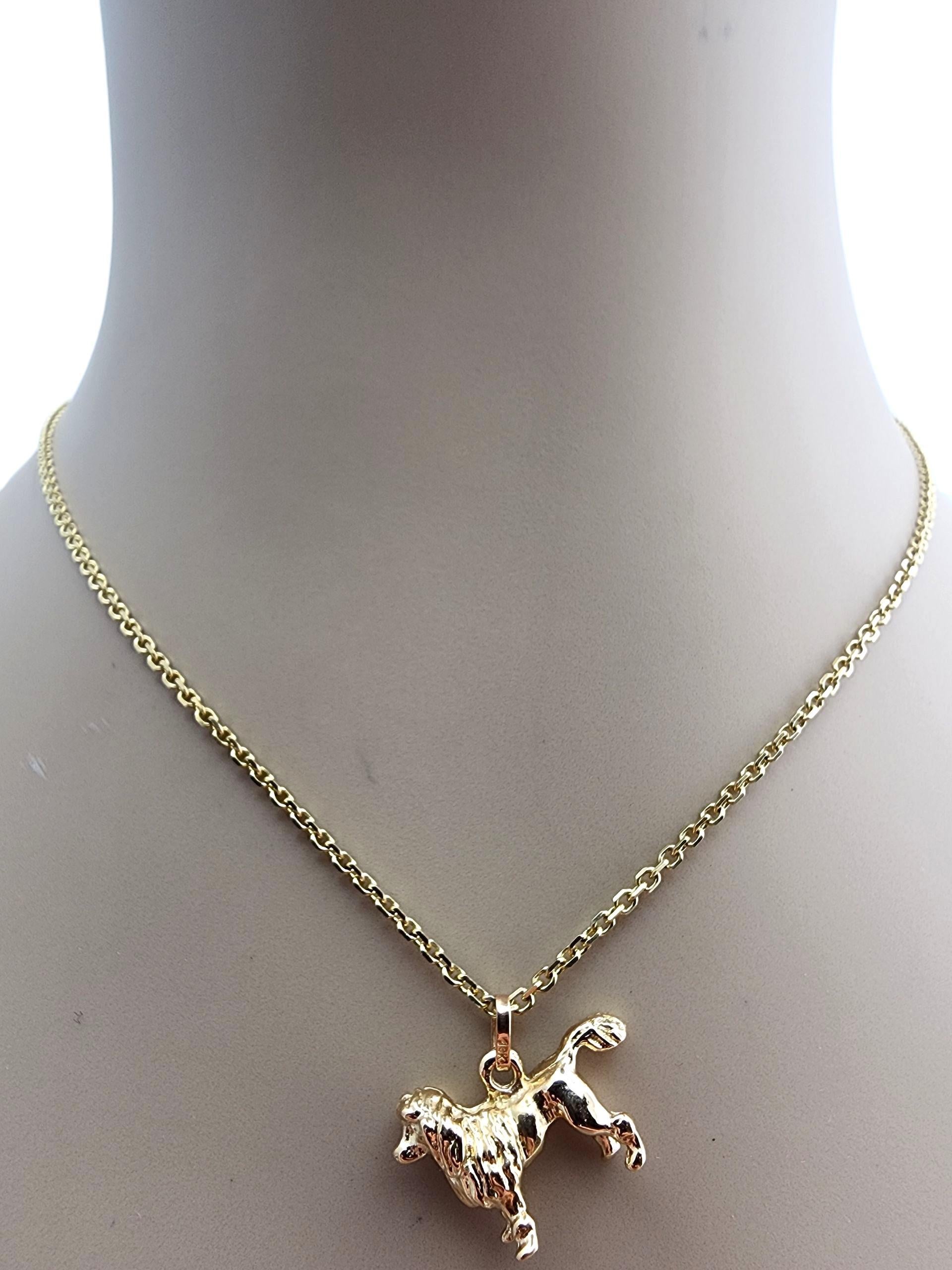 Or jaune 18 carats breloque chien de neige #23582 en vente 5