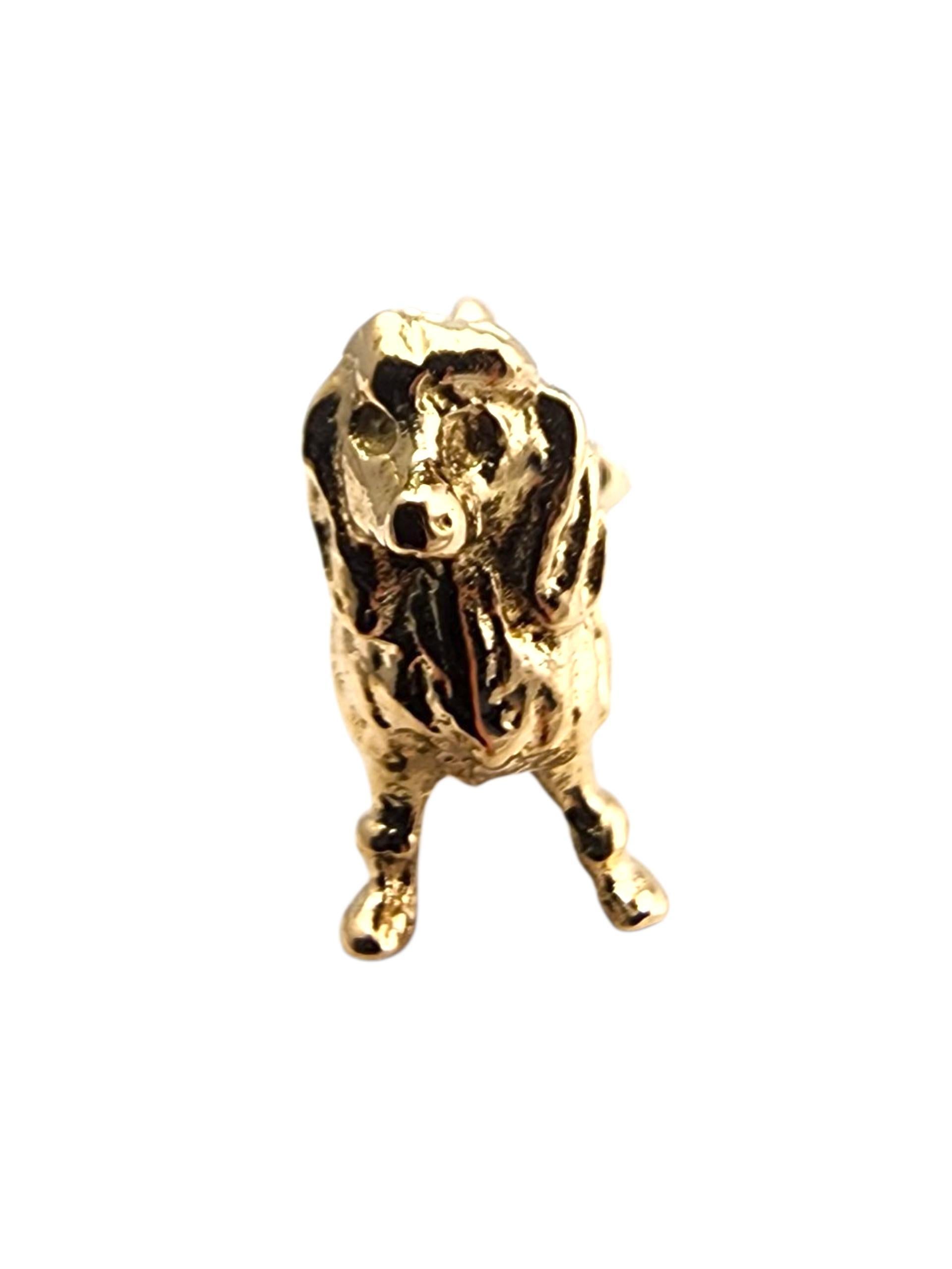 Or jaune 18 carats breloque chien de neige #23582 Pour femmes en vente