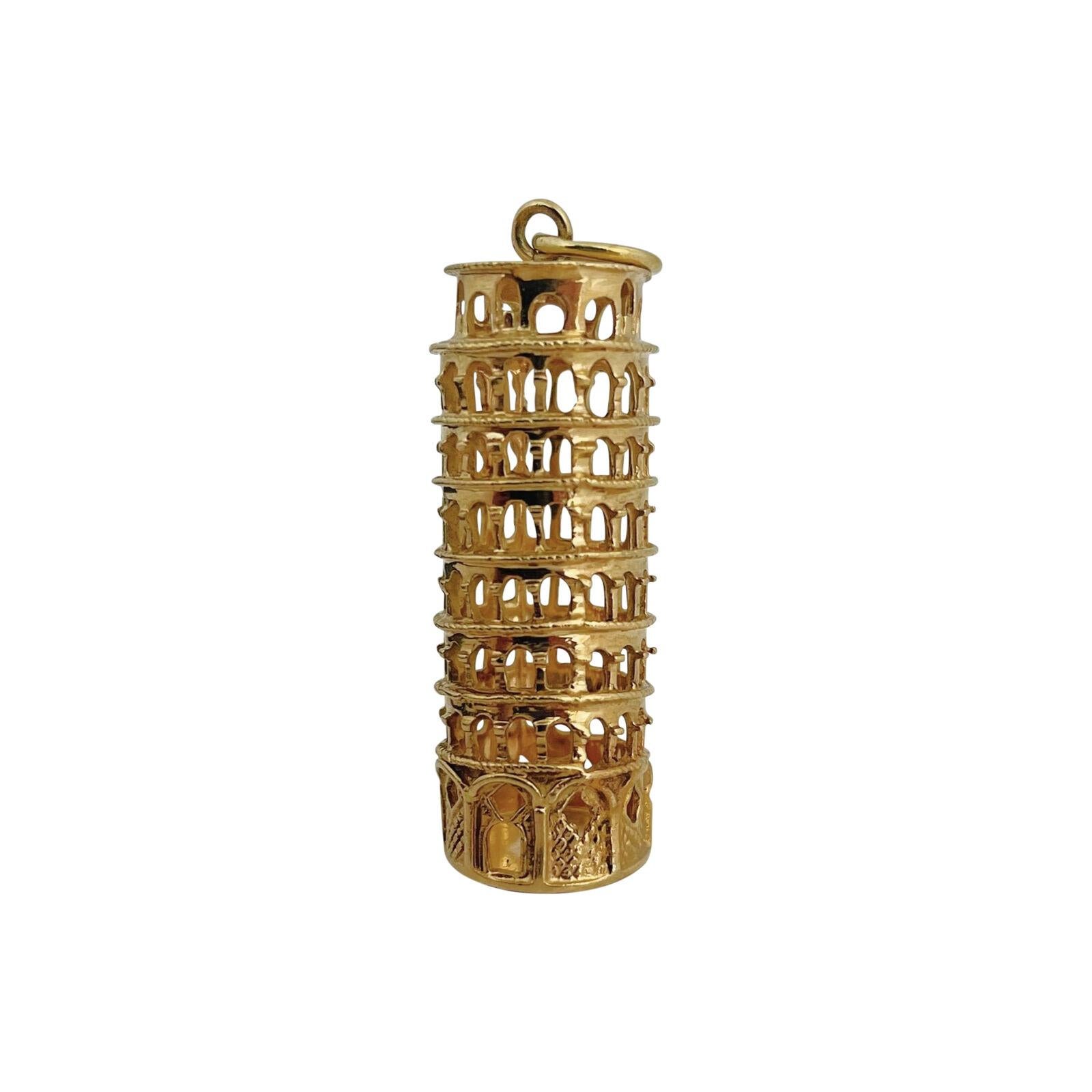 18 Karat Yellow Gold Solid Leaning Tower of Pisa Charm Pendant, Italy  In Good Condition In Guilford, CT