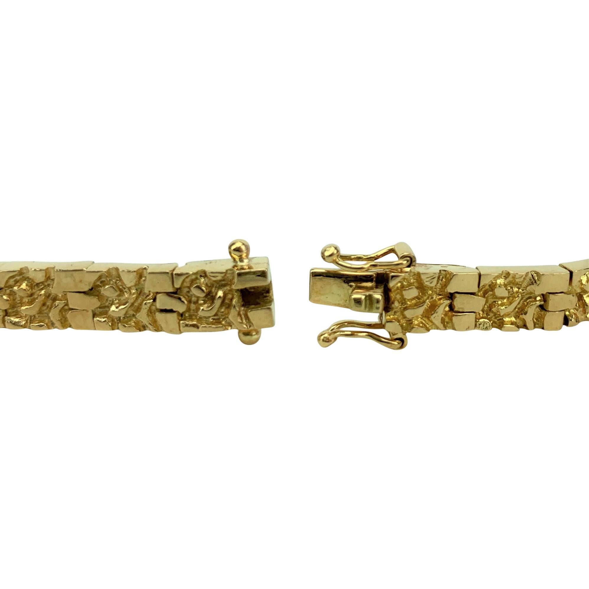 18 Karat Yellow Gold Solid Nugget Design Link Bracelet In Good Condition In Guilford, CT
