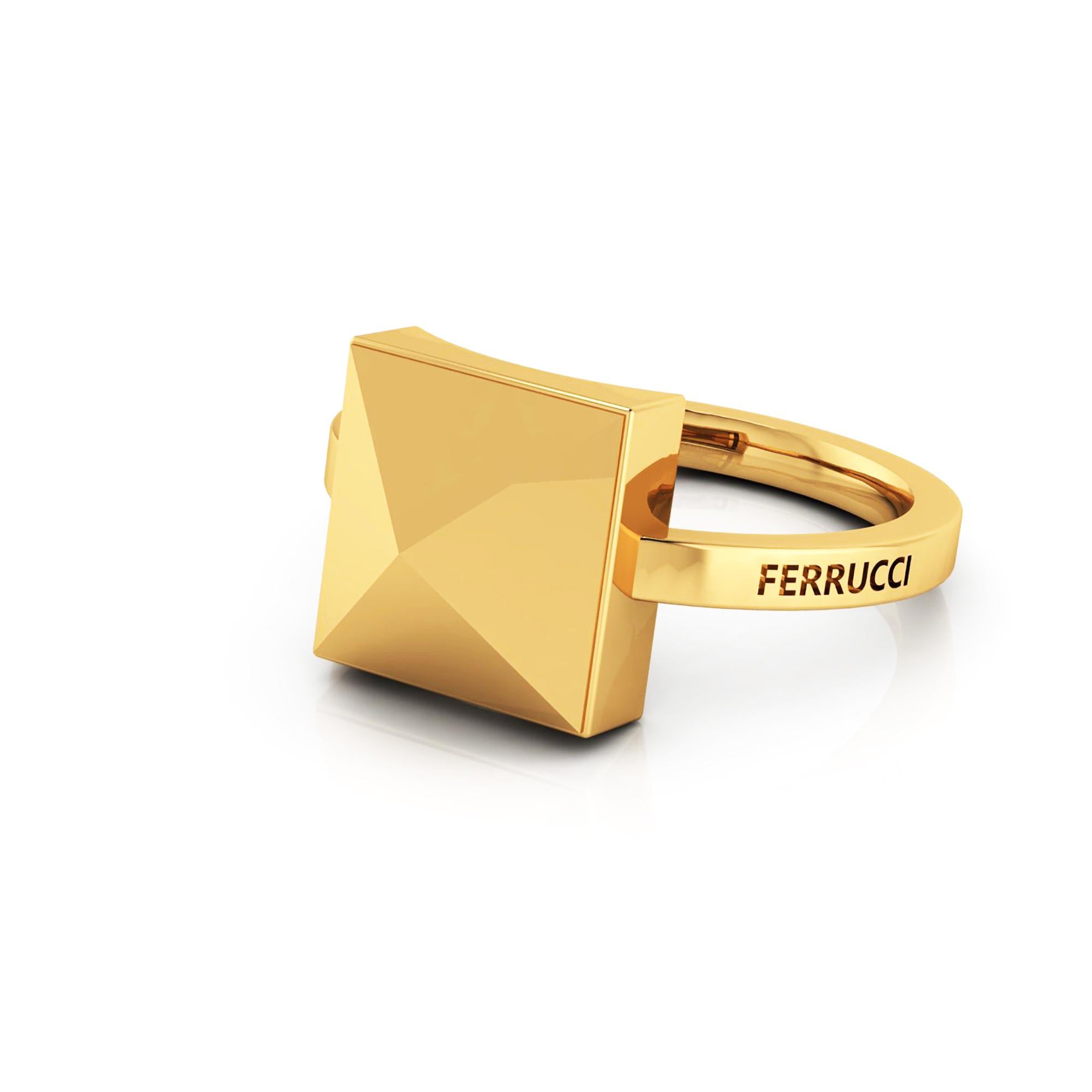 Women's or Men's 18 Karat Yellow Gold Solitaire Pyramid Ring Ferrucci For Sale