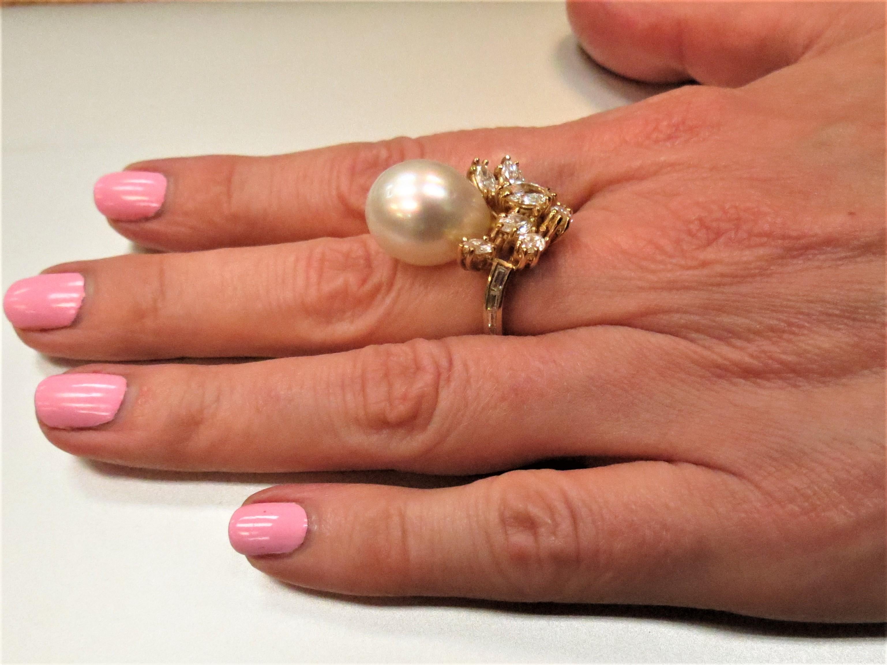 Contemporary 18 Karat Yellow Gold South Sea Pearl and Diamond Ring For Sale