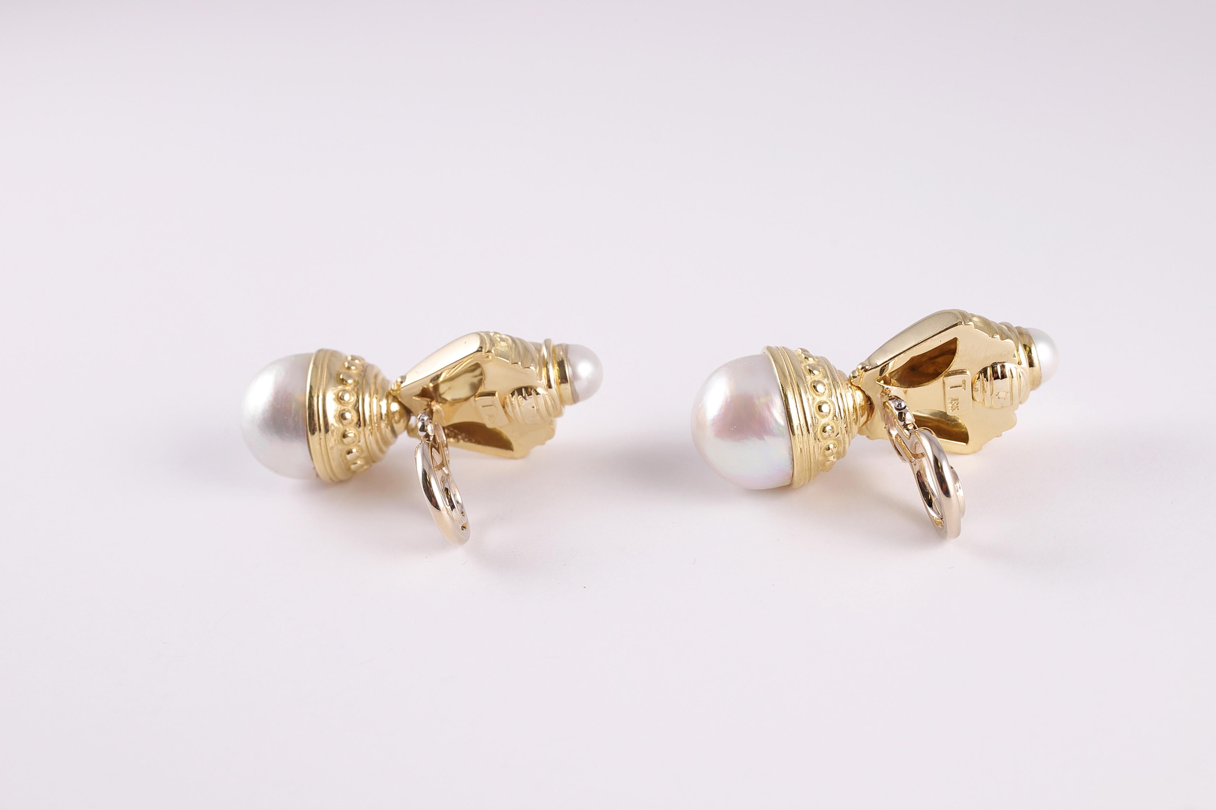 Women's 18 Karat Yellow Gold South Sea Pearl Earrings