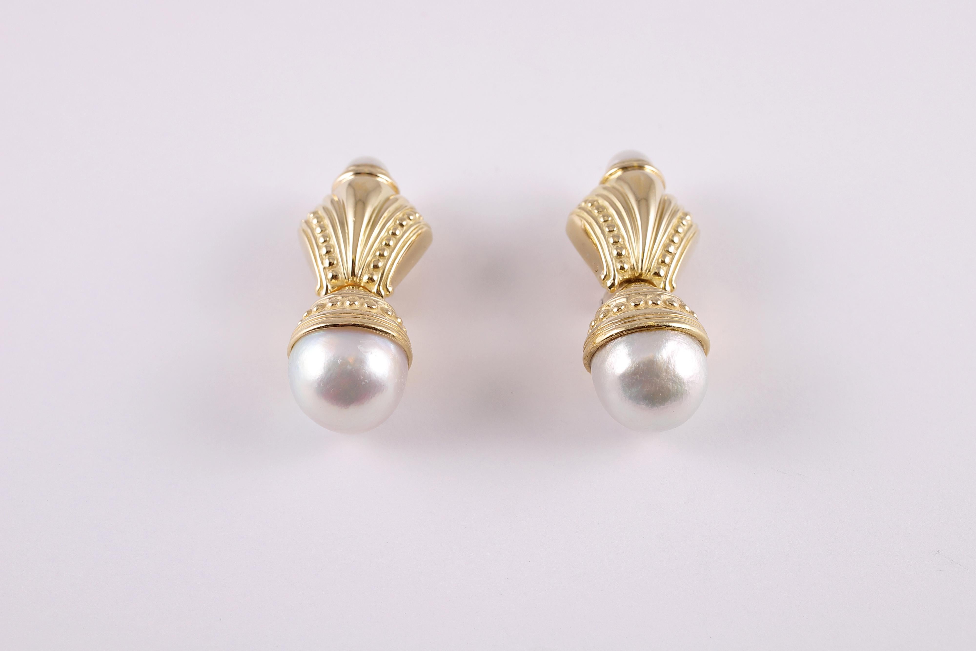 18 Karat Yellow Gold South Sea Pearl Earrings 4