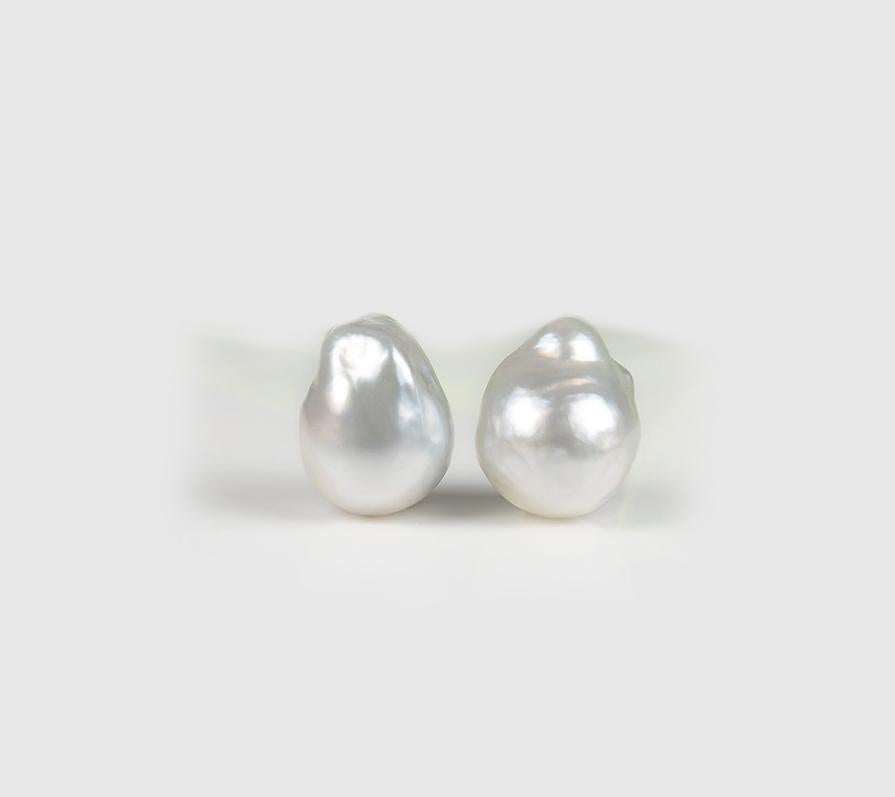 Pendientes Contemporáneos de Oro Amarillo Fig Resort Perlas con Diamantes en venta 1