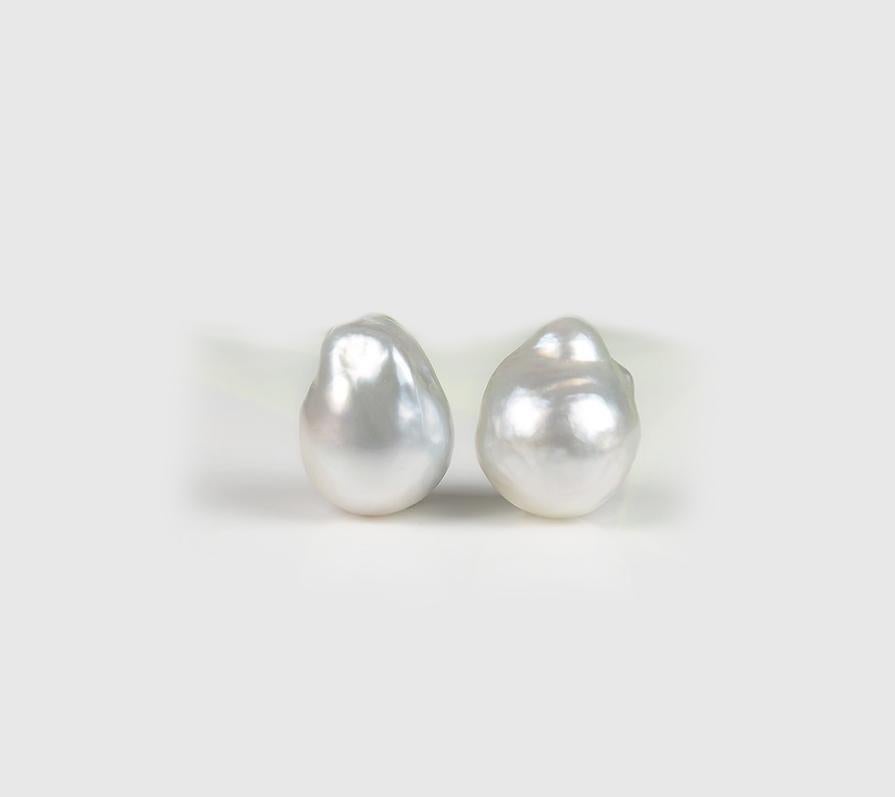 Yellow Gold Fig Garden Pearls Contemporary Earrings with Diamonds For Sale 1