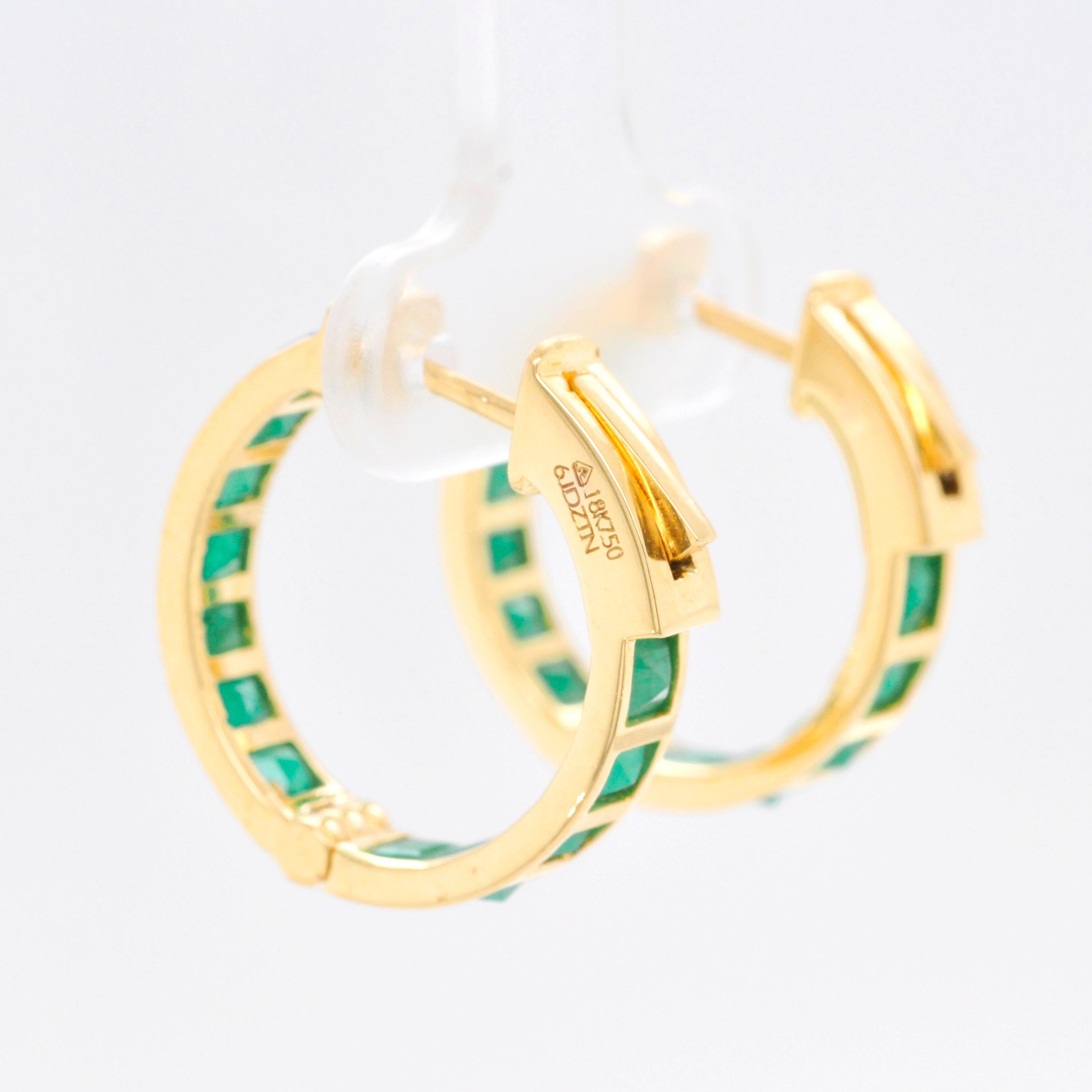 18 Karat Yellow Gold Square 3.22 Carat Natural Brazilian Emerald Hoops Earrings For Sale 3