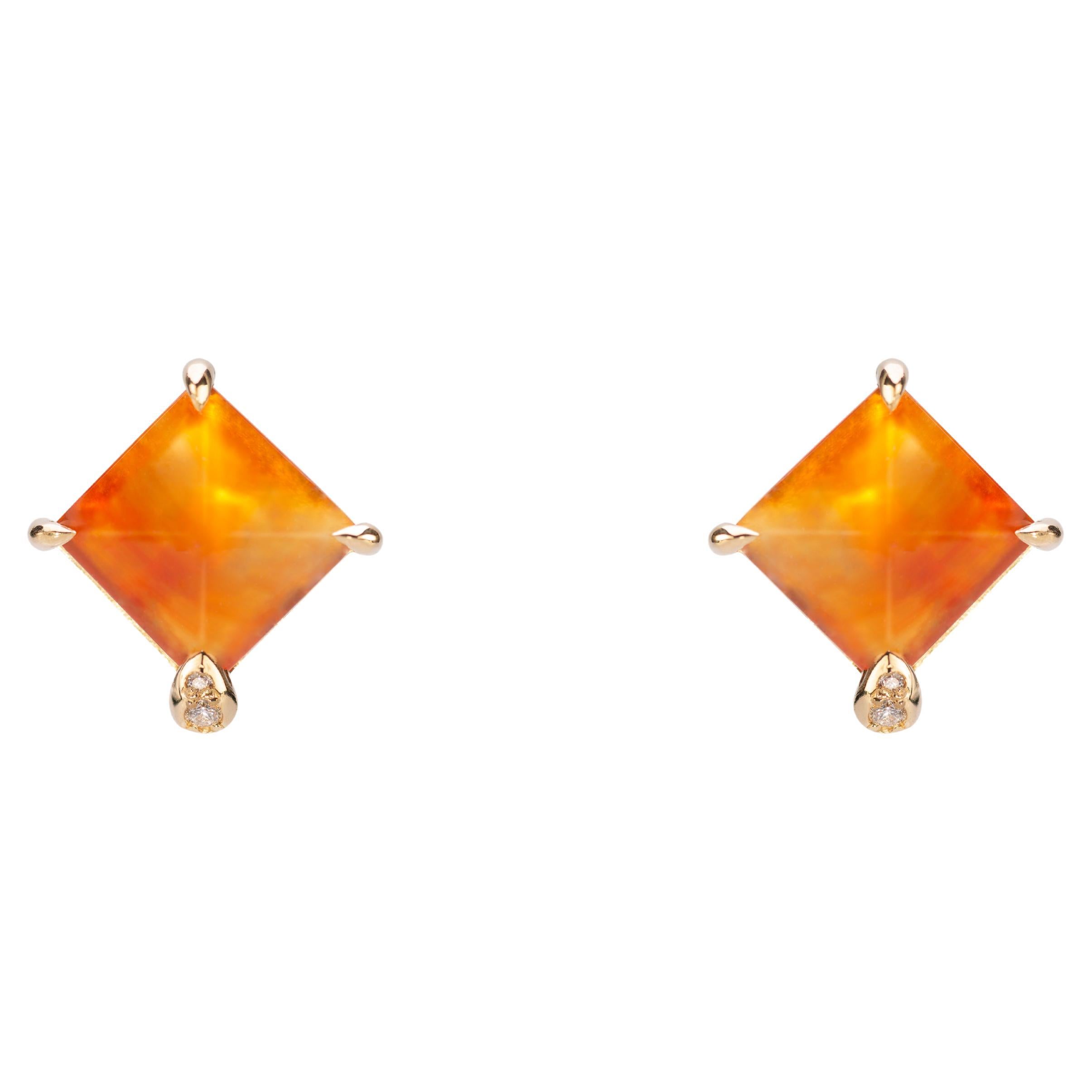 18k Yellow Gold Sugarloaf Cut Carnelian White Diamonds Stud Design Earrings For Sale