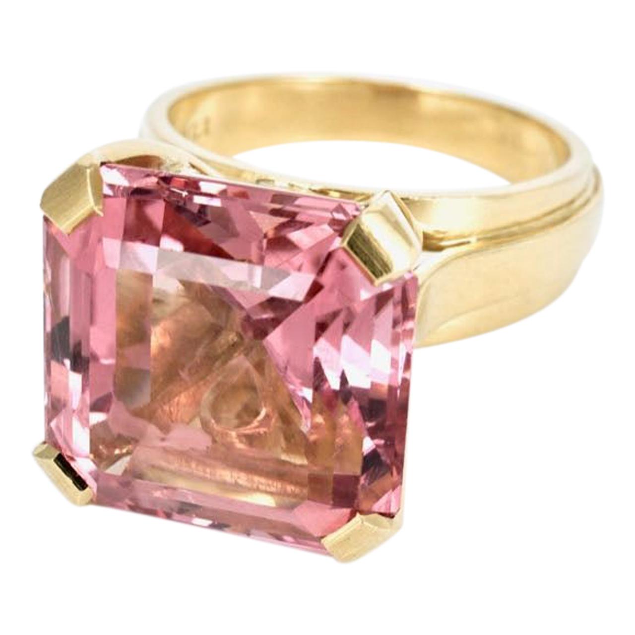 18 Karat Yellow Gold Square Pink Tourmaline Cocktail Dress Ring For Sale