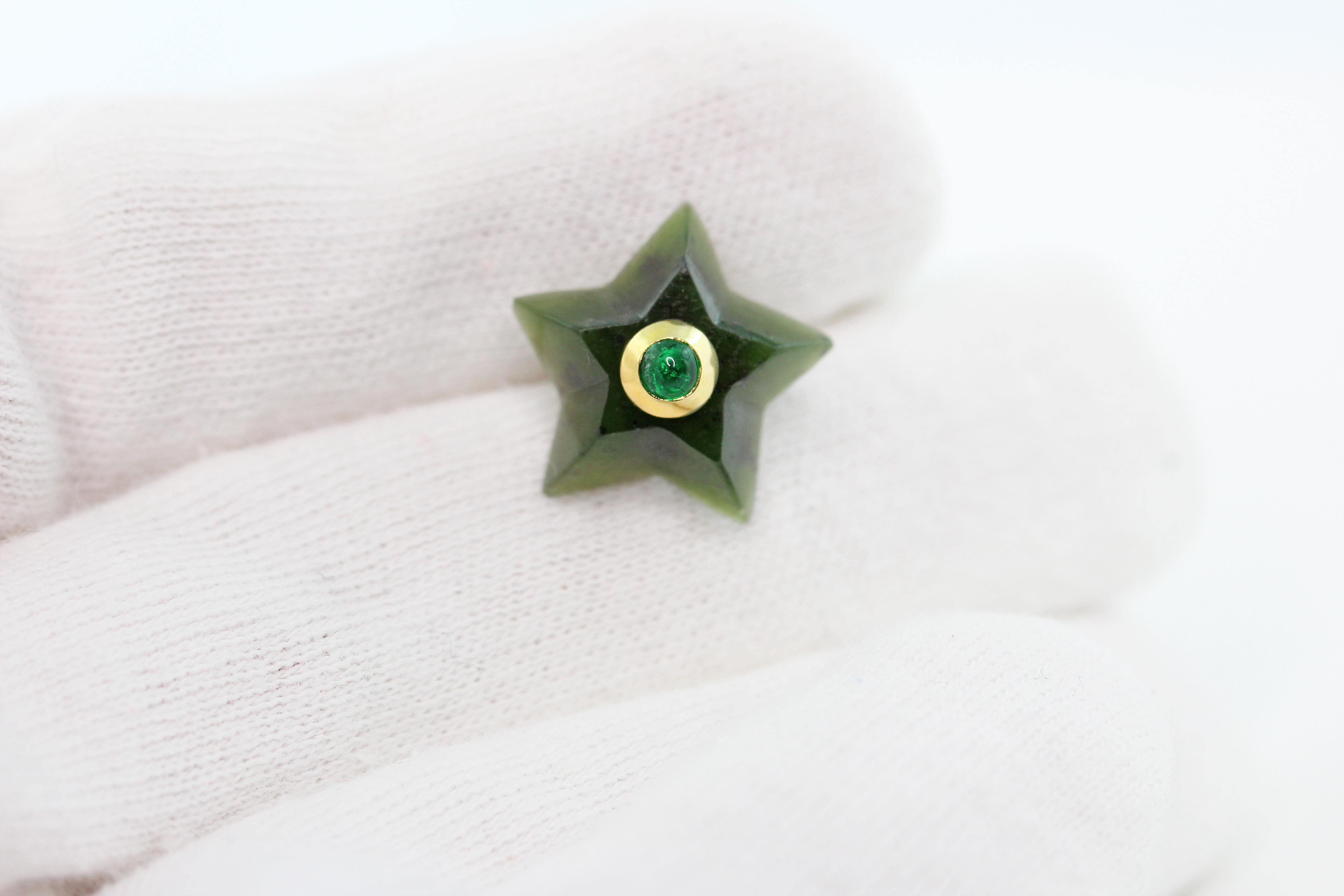 18 Karat Yellow Gold Stars Jade and Emeralds Stud Earrings In New Condition For Sale In Milano, IT