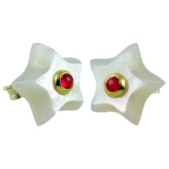 18 Karat Yellow Gold Stars Mother of Pearl and Rubies Stud Earrings