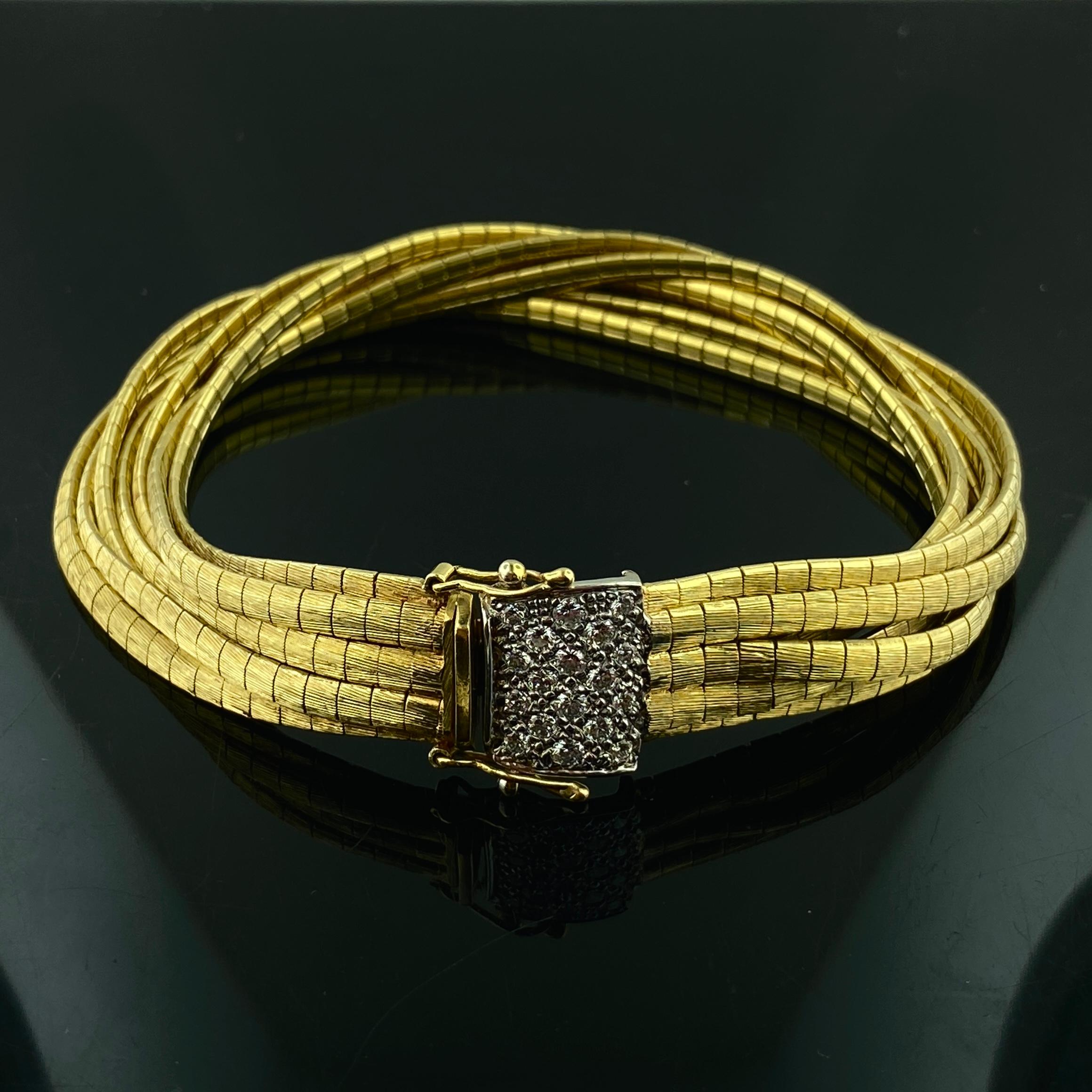 Round Cut 18 Karat Yellow Gold Strand Bracelet For Sale