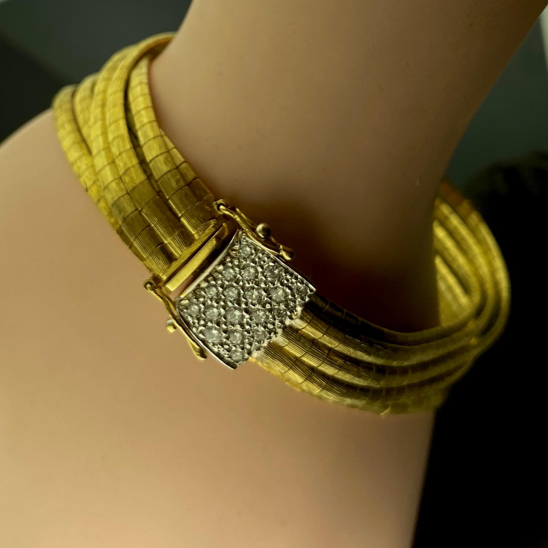 18 Karat Yellow Gold Strand Bracelet For Sale 3